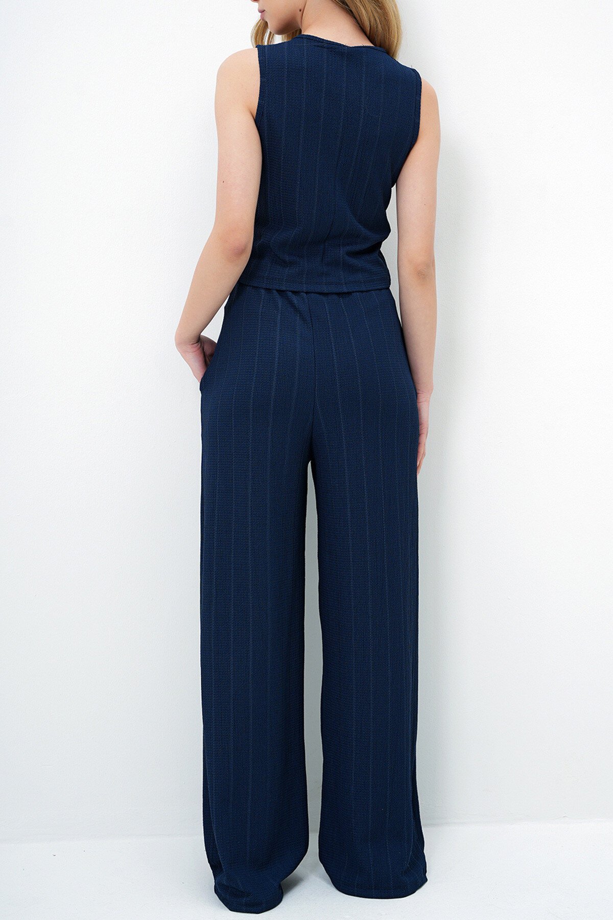 Lacivert Bağlama Detaylı Ajurlu Yelek Ve Çift Cepli Palazzo Pantolon Takım