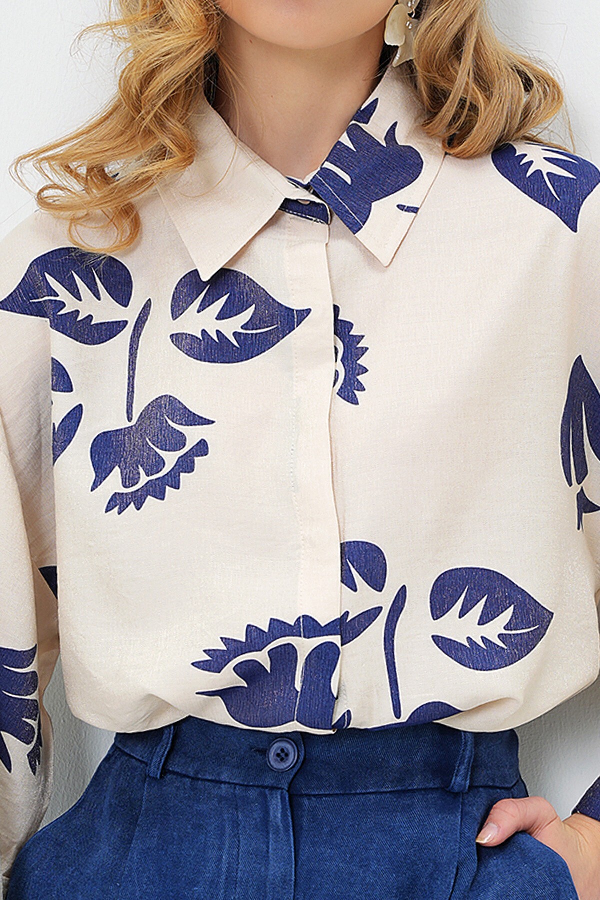 Lacivert Bej Double Manşetli Yaprak Desenli Dokuma Gömlek