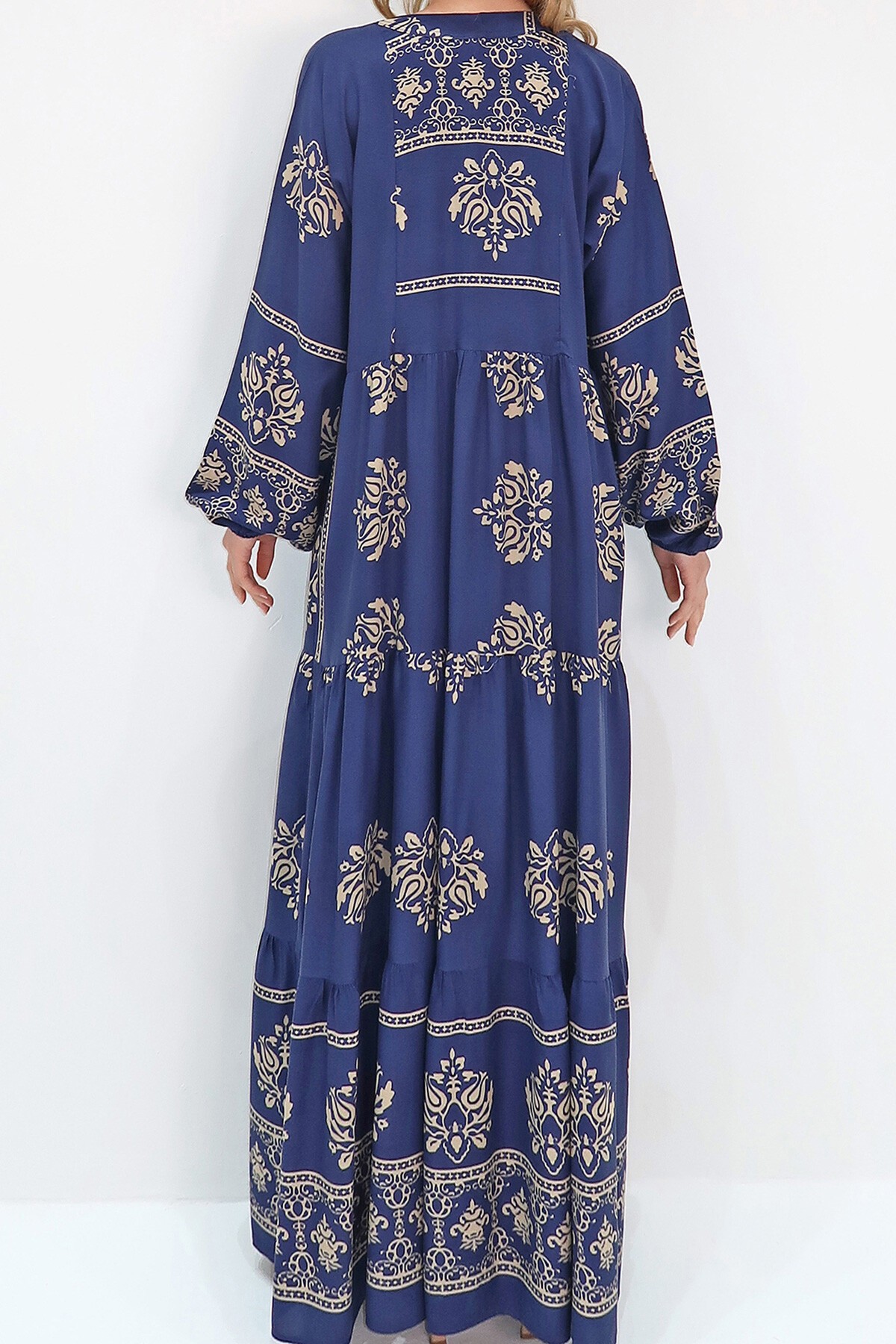 Lacivert Bej Hakim Yaka Şal Desenli Maxi Boy Elbise