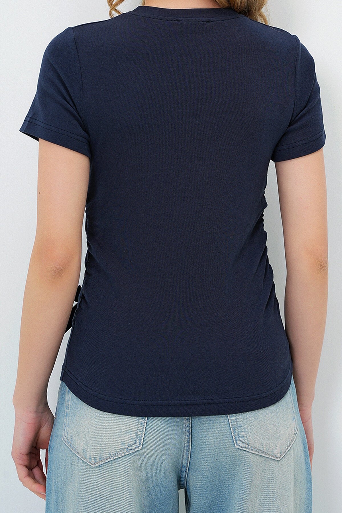 Lacivert Bisiklet Yaka Fiyonk İşlemeli Drapeli Bluz