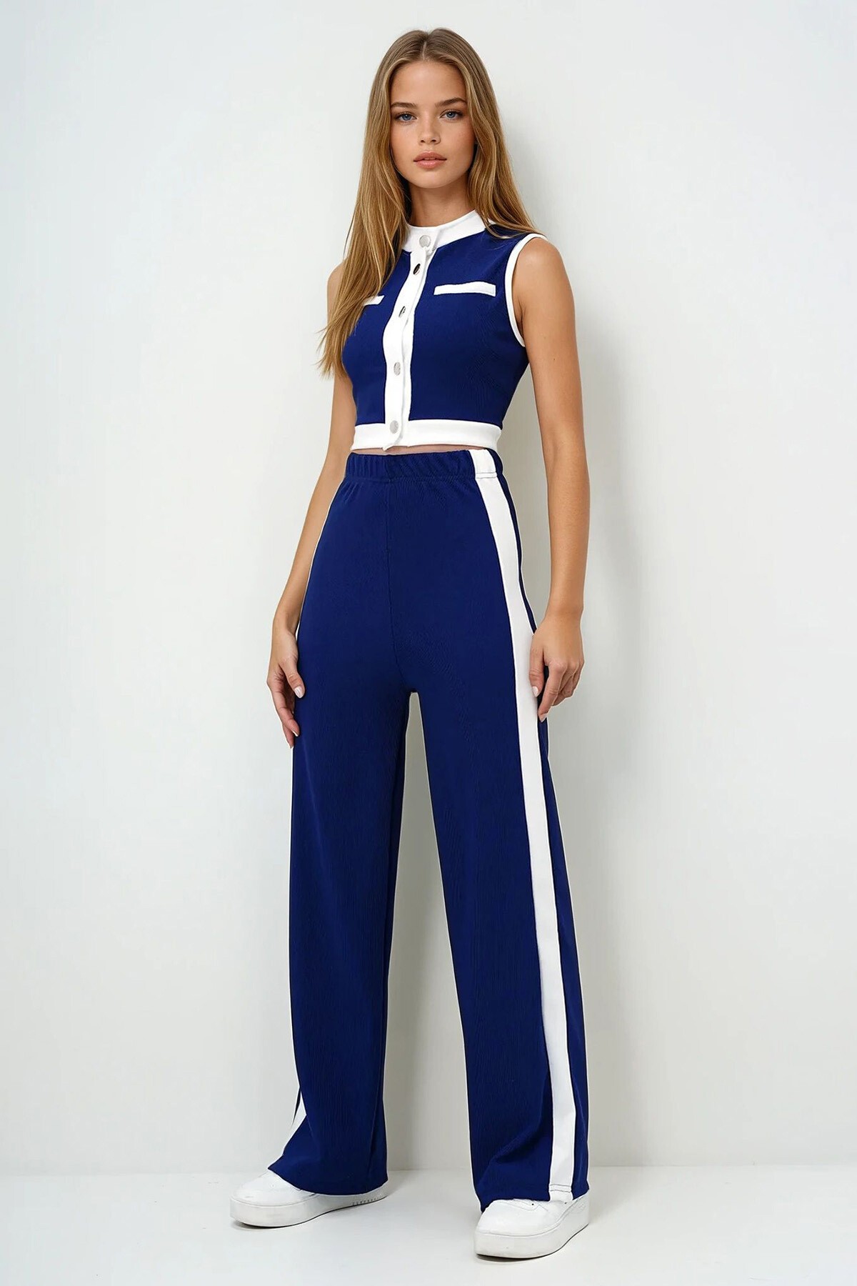 Lacivert Dik Yaka Metal Düğmeli Renk Bloklu Crop Bluz Ve Palazzo Pantolon Takım