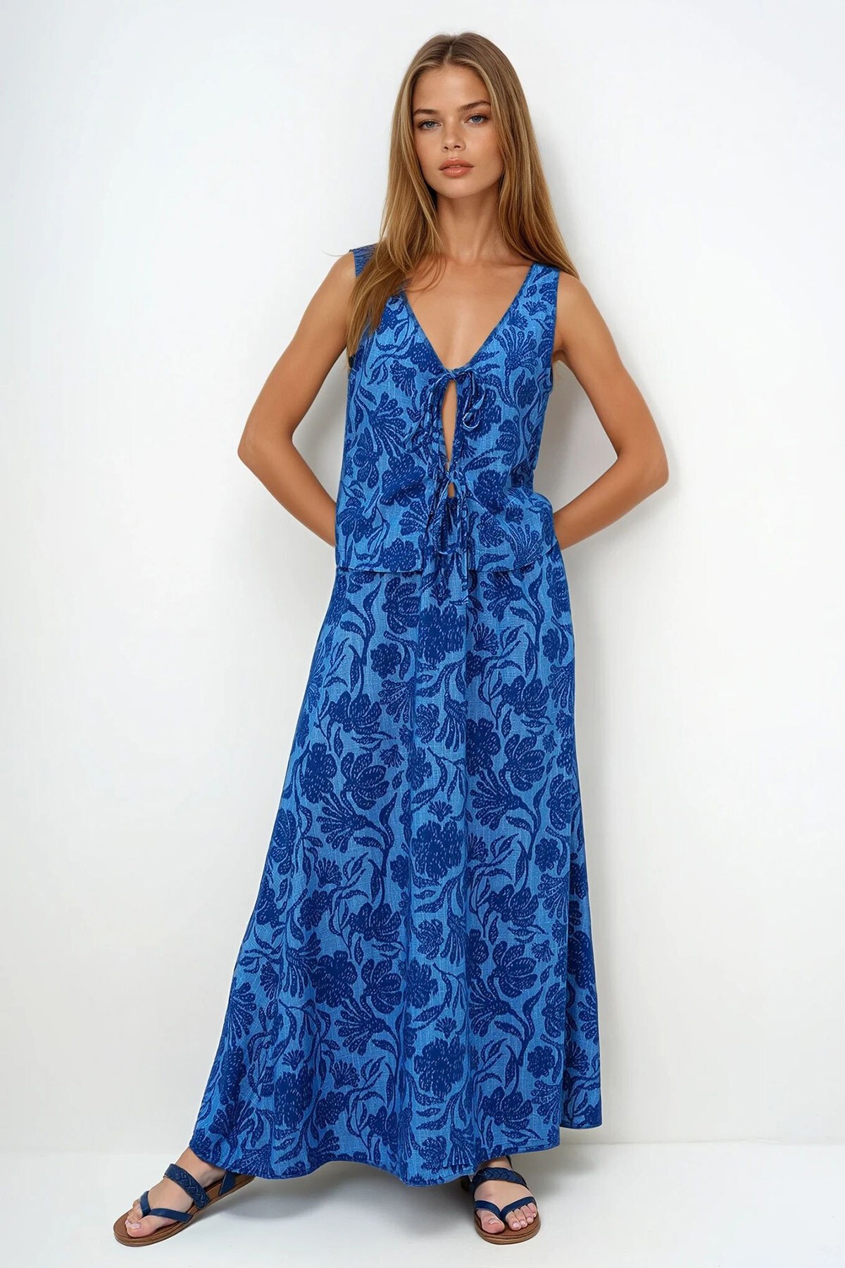 Lacivert Dokuma Kumaş Önü Bağlama Detaylı Yelek Ve Etek Takım