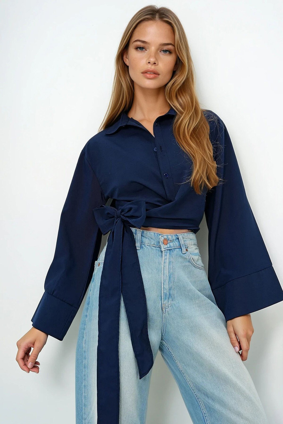 Lacivert Geniş Manşetli Kol Detaylı Önü Bağlamalı Poplin Gömlek