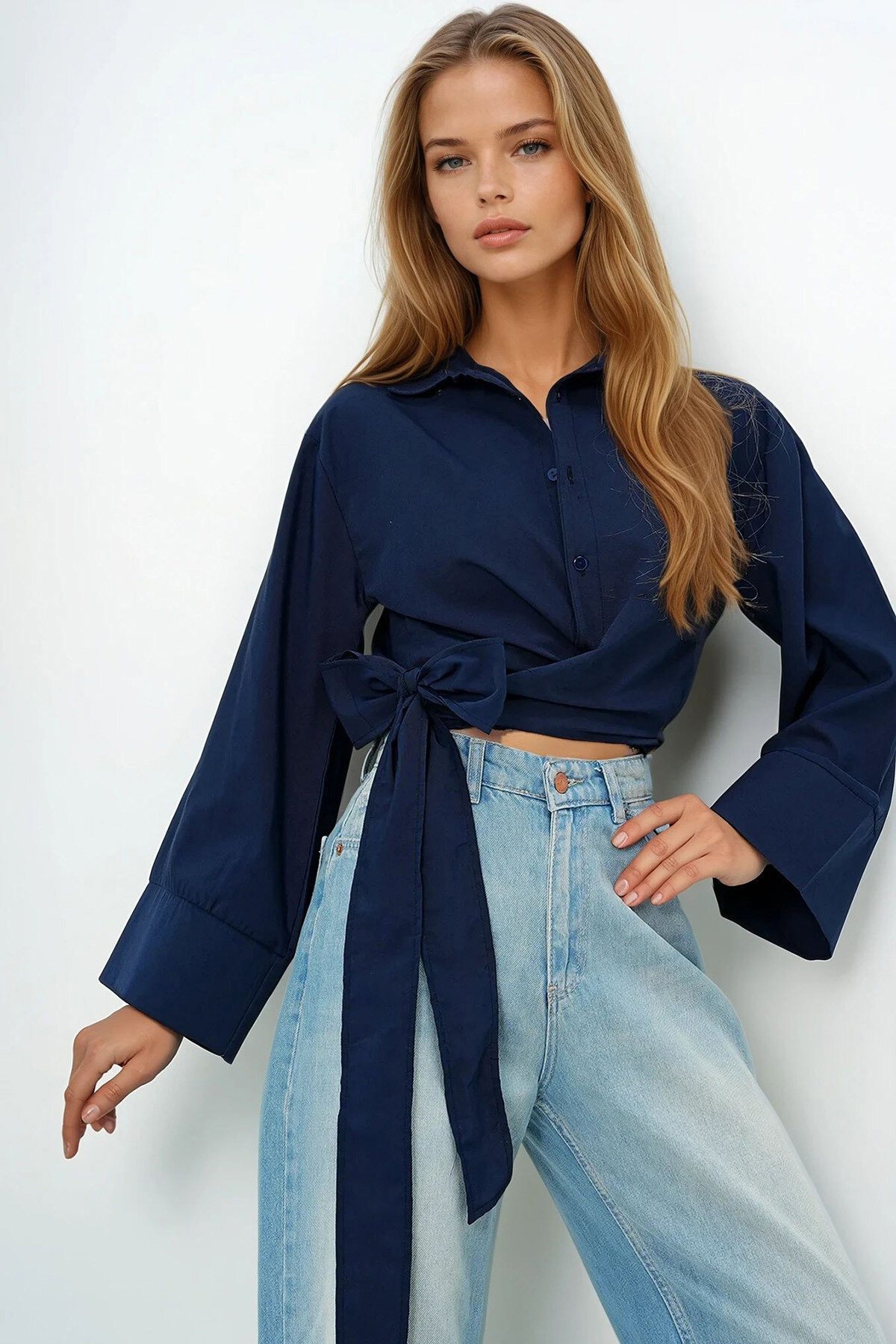 Lacivert Geniş Manşetli Kol Detaylı Önü Bağlamalı Poplin Gömlek