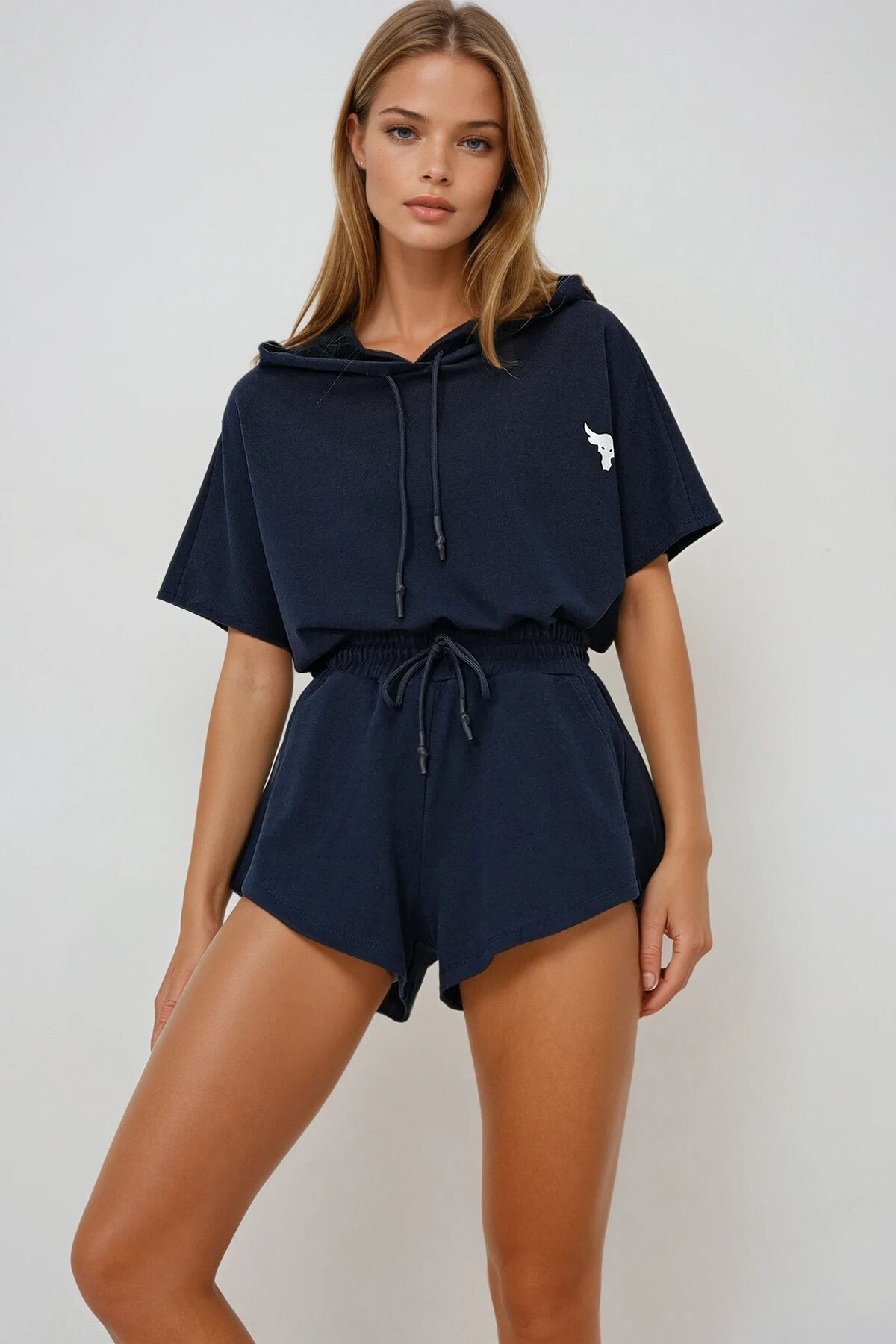 Lacivert Kapüşonlu Crop Sweatshirt Ve Şortlu Takım