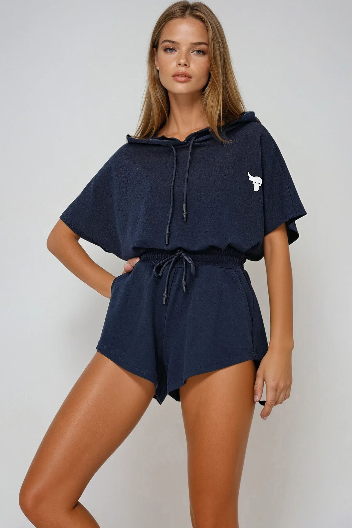 Lacivert Kapüşonlu Crop Sweatshirt Ve Şortlu Takım