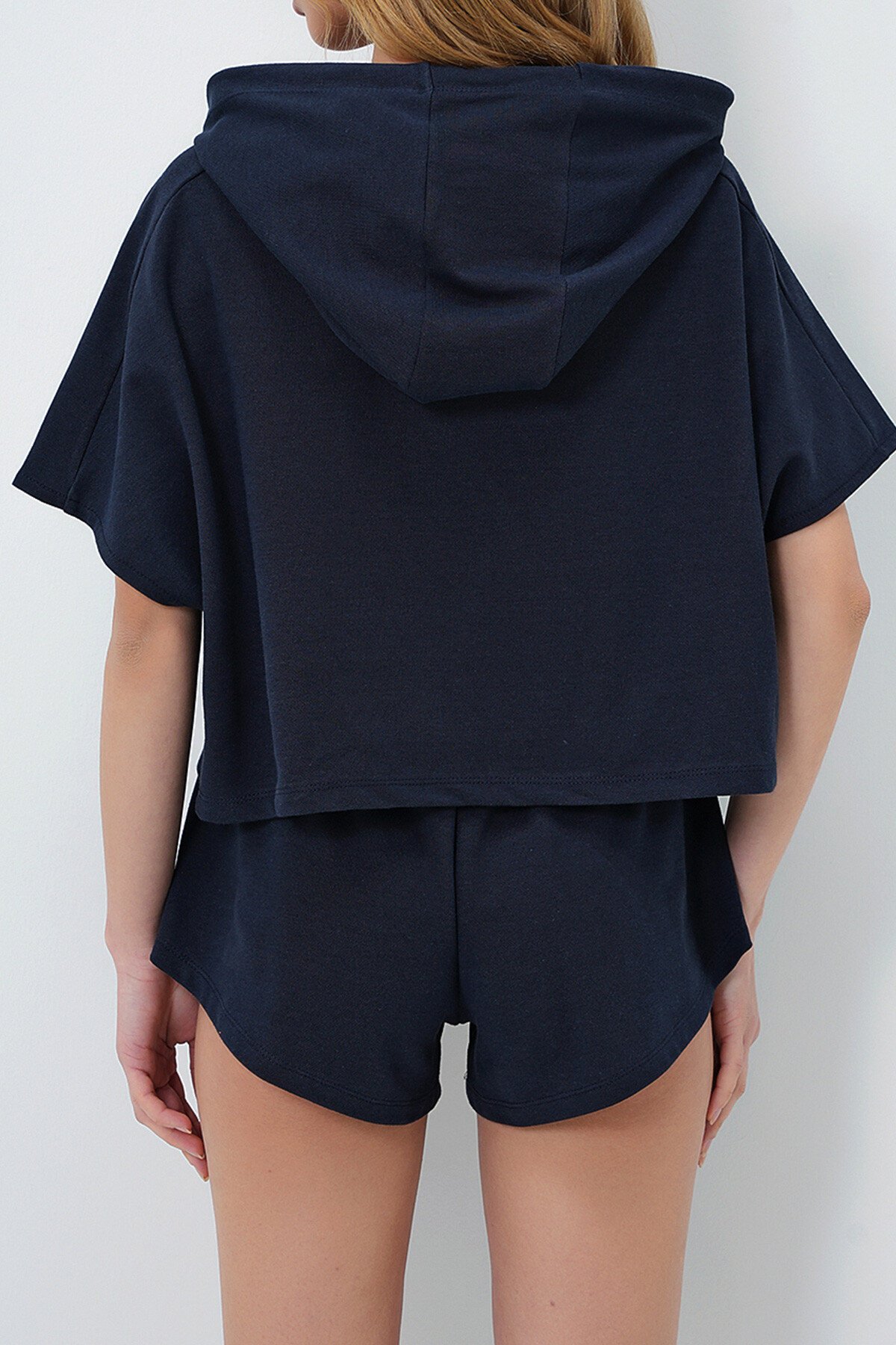 Lacivert Kapüşonlu Crop Sweatshirt Ve Şortlu Takım