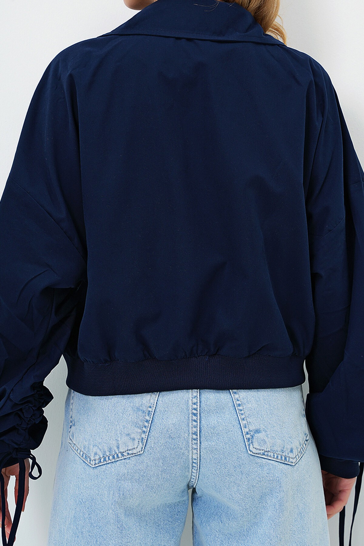 Lacivert Kolları Büzgü Detaylı İçi Astarlı Çift Cepli Mevsimlik Ceket