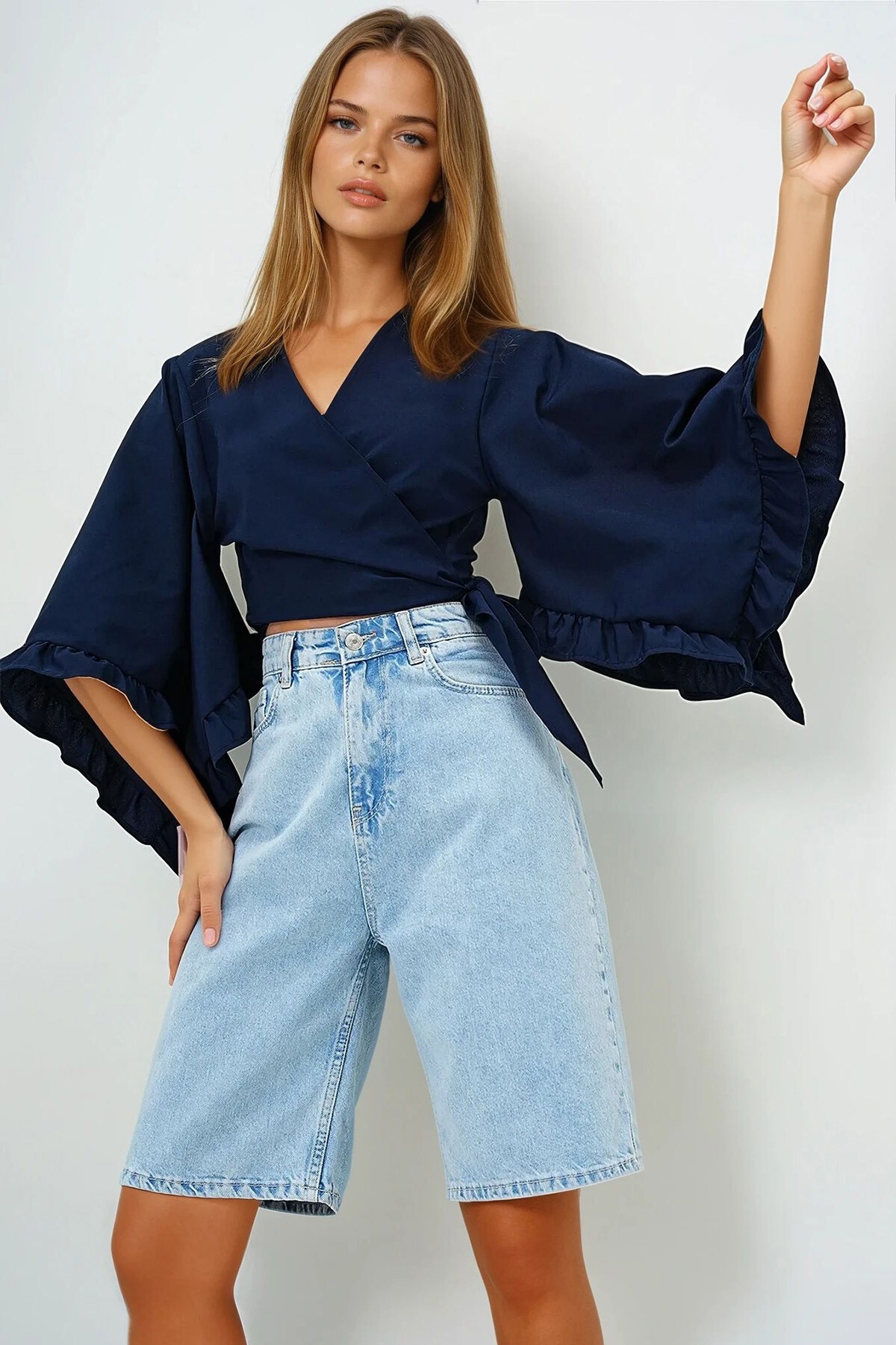 Lacivert Kolları Fırfırlı Poplin Crop Dokuma Bluz