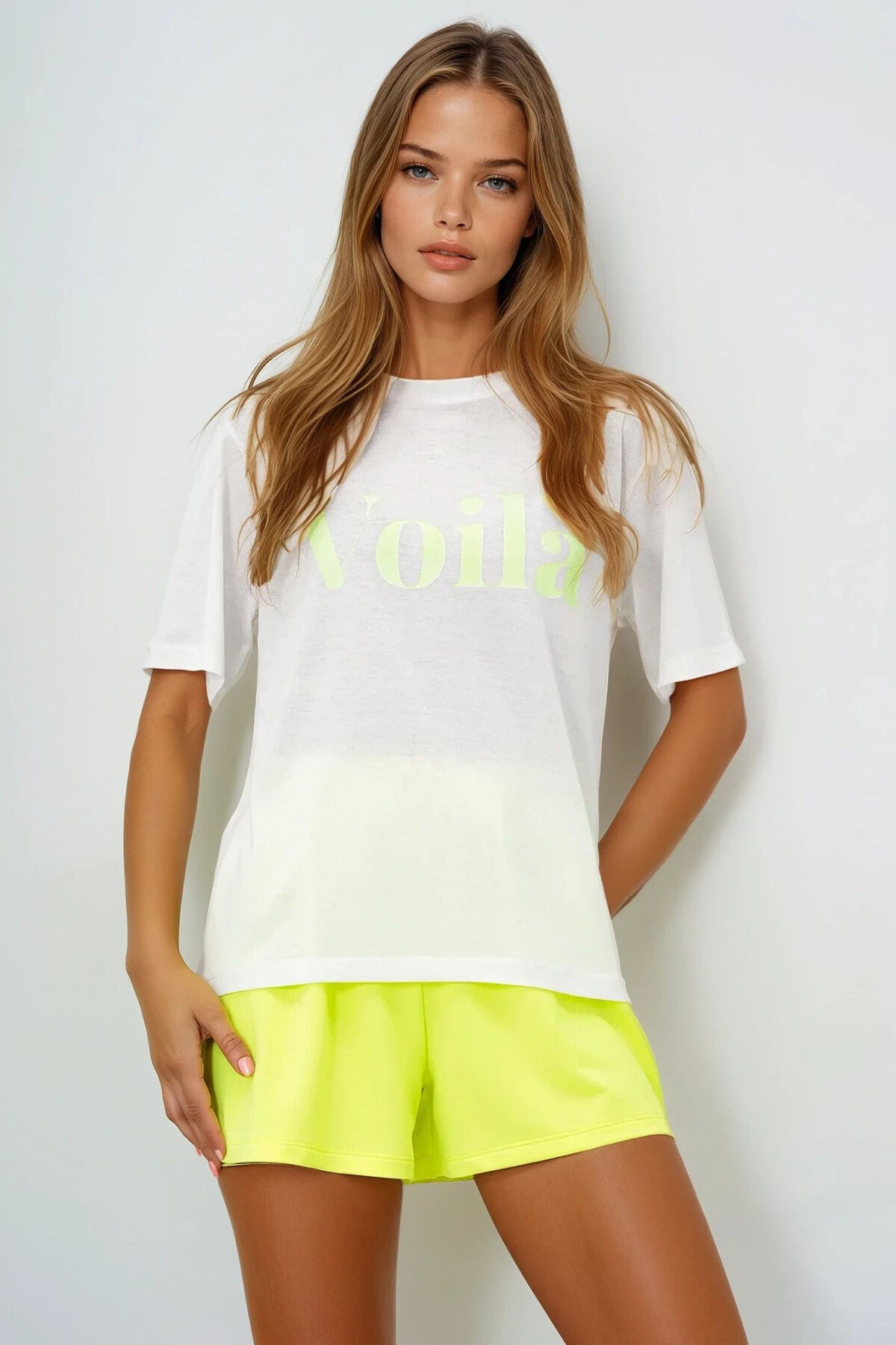 Limon Sarısı Önü Yazı Baskılı Pamuklu Basic T Shırt Ve Şortlu Penye Alt Üst Takım
