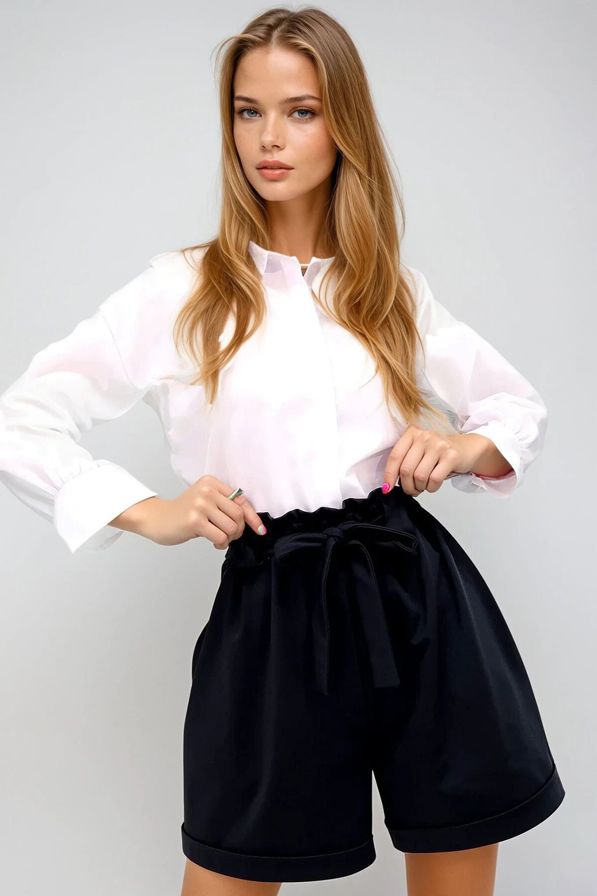 Mat Siyah Beli Lastikli Kemerli Çift Cep Duble Paça Carrot Gabardin Şort