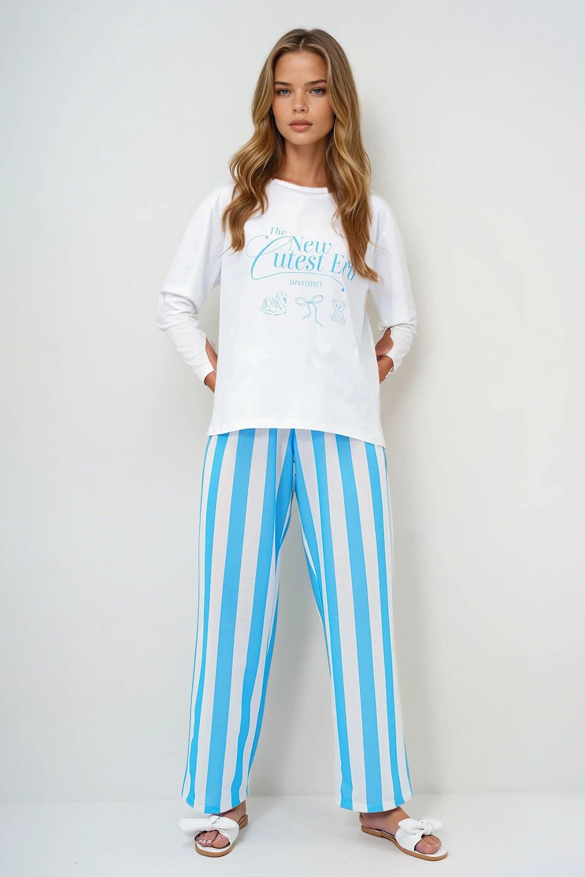 Mavi Beyaz Yazı Baskılı Basic T Shirt Ve Çizgili Pantolonlu Örme Pijama Takımı