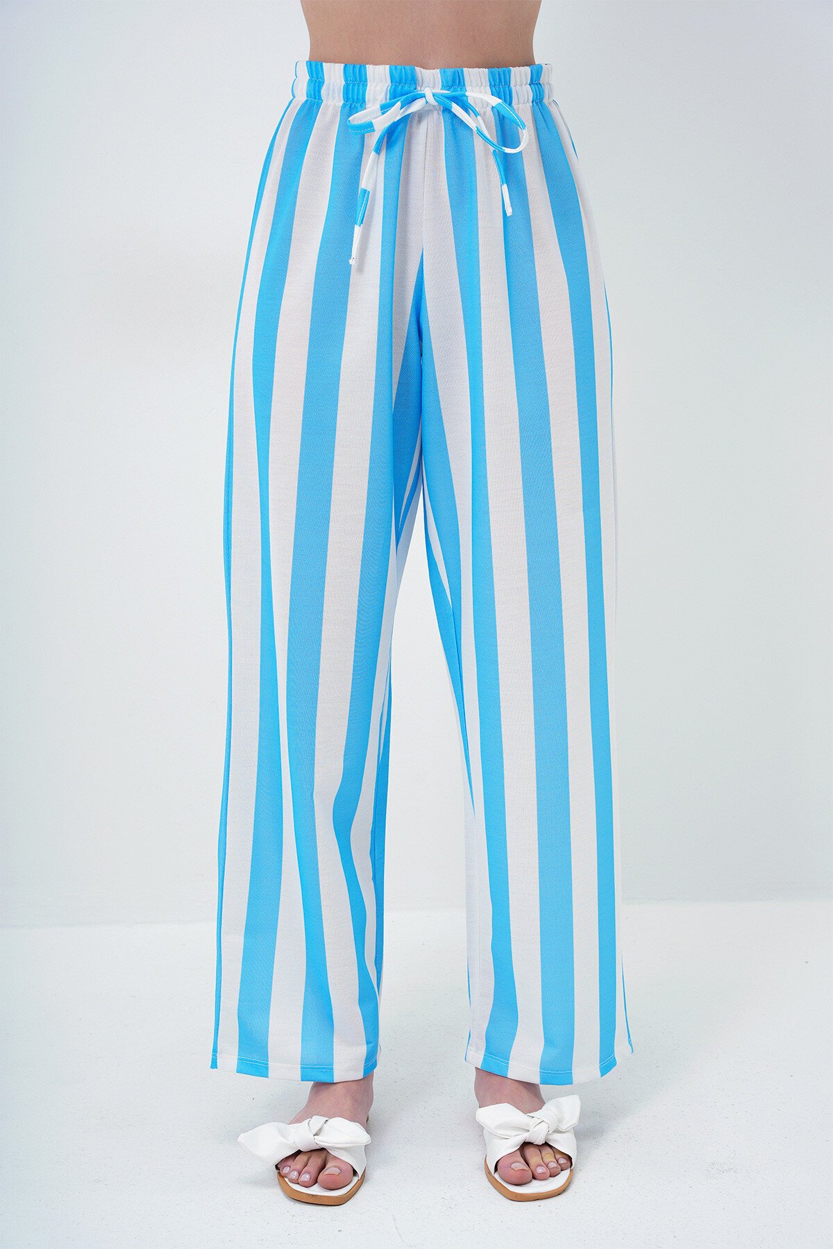 Mavi Beyaz Yazı Baskılı Basic T Shirt Ve Çizgili Pantolonlu Örme Pijama Takımı