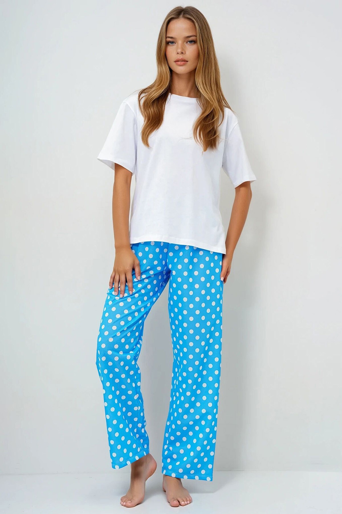 Mavi Bisiklet Yaka Basic T Shırt Ve Puantiye Desenli Pantolonlu Pijama Takımı