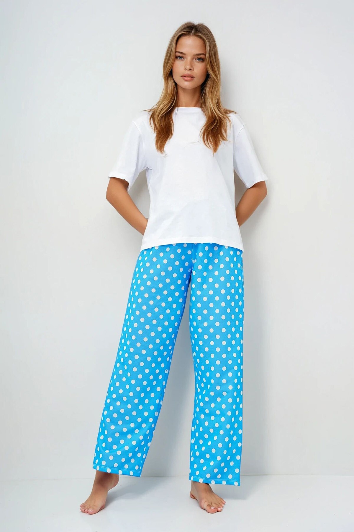 Mavi Bisiklet Yaka Basic T Shırt Ve Puantiye Desenli Pantolonlu Pijama Takımı