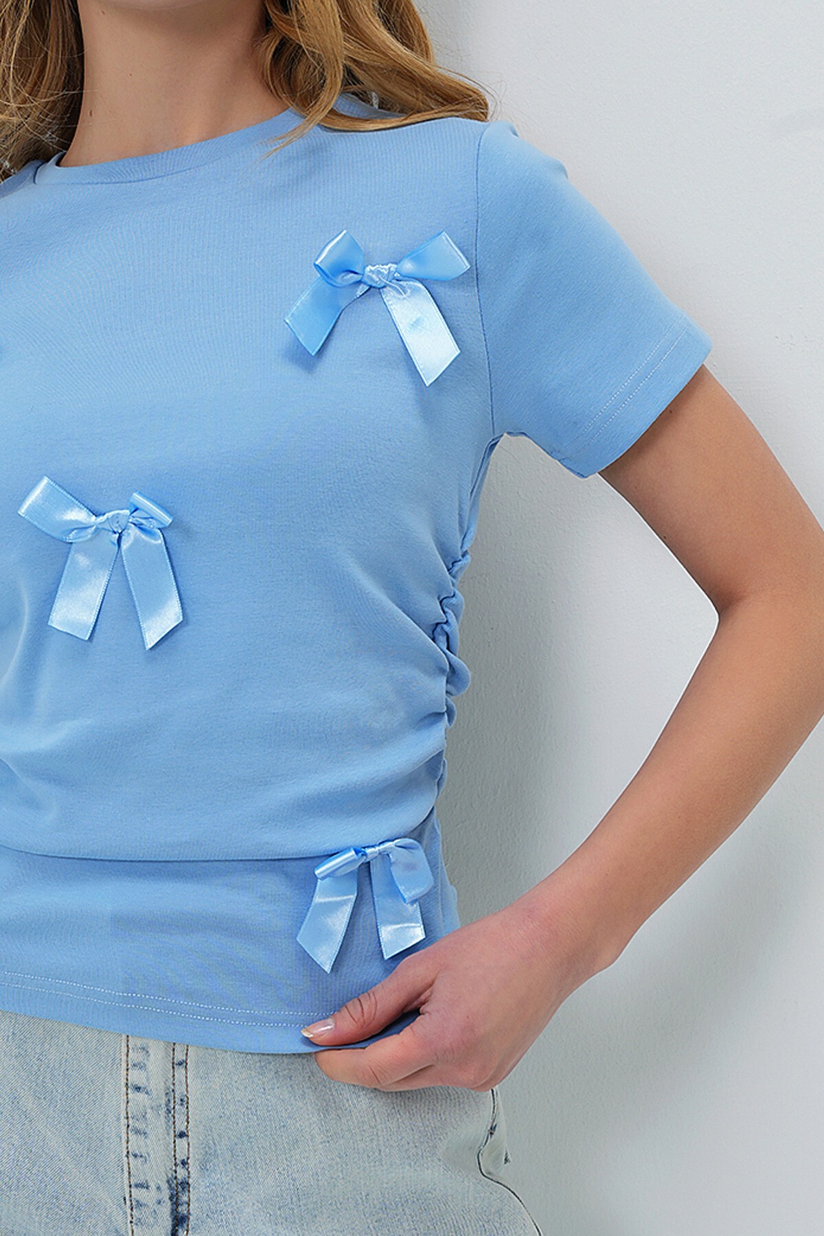 Mavi Bisiklet Yaka Fiyonk İşlemeli Drapeli Bluz