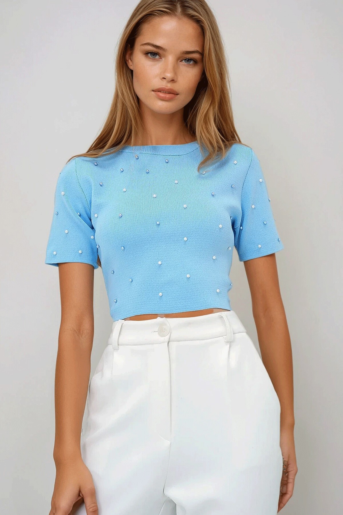 Mavi Bisiklet Yaka İnci Çakımlı  Triko Crop Bluz