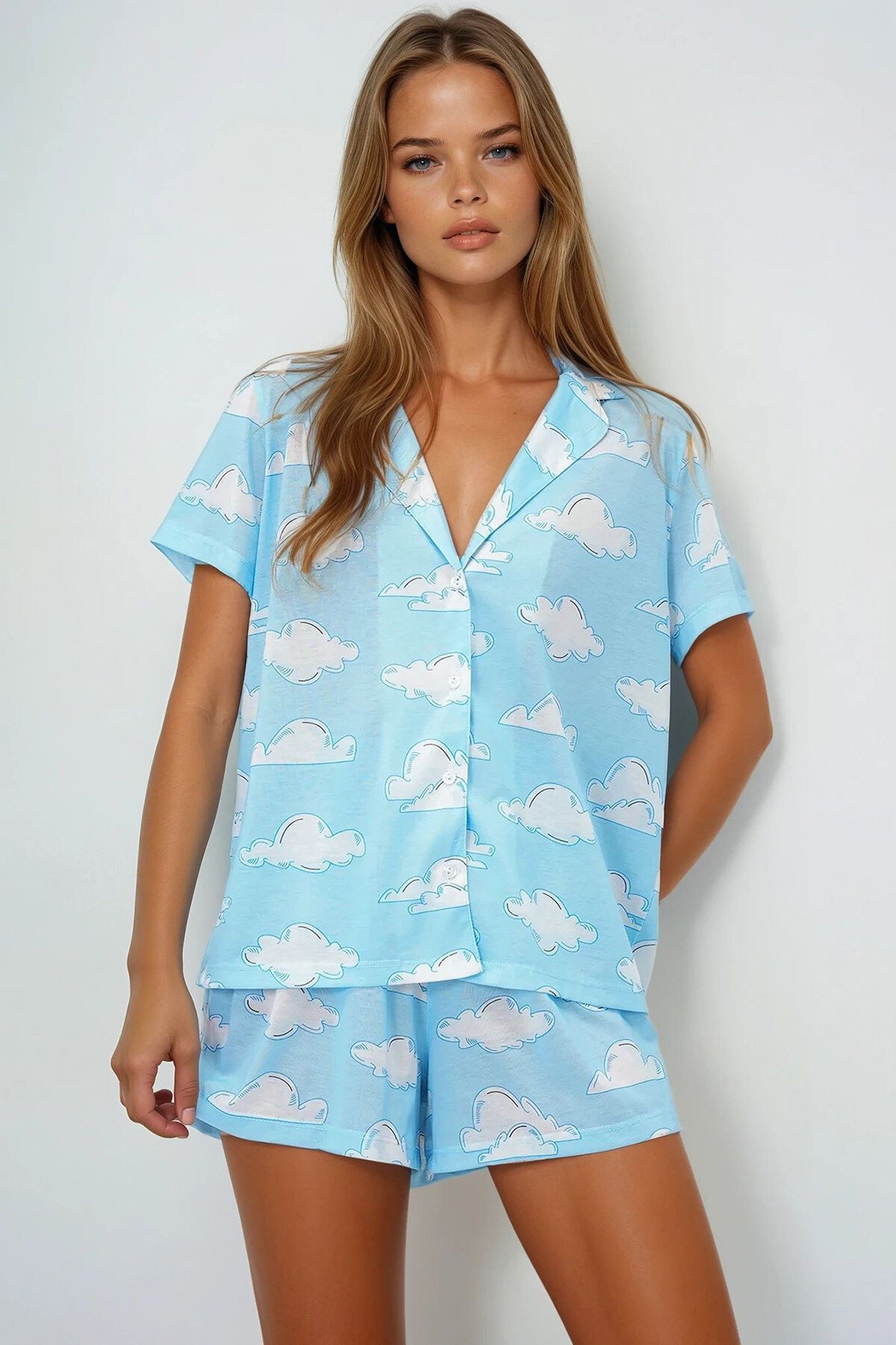 Mavi Bulut Desenli Örme Pamuklu Gömlek Ve Şort Pijama Takımı