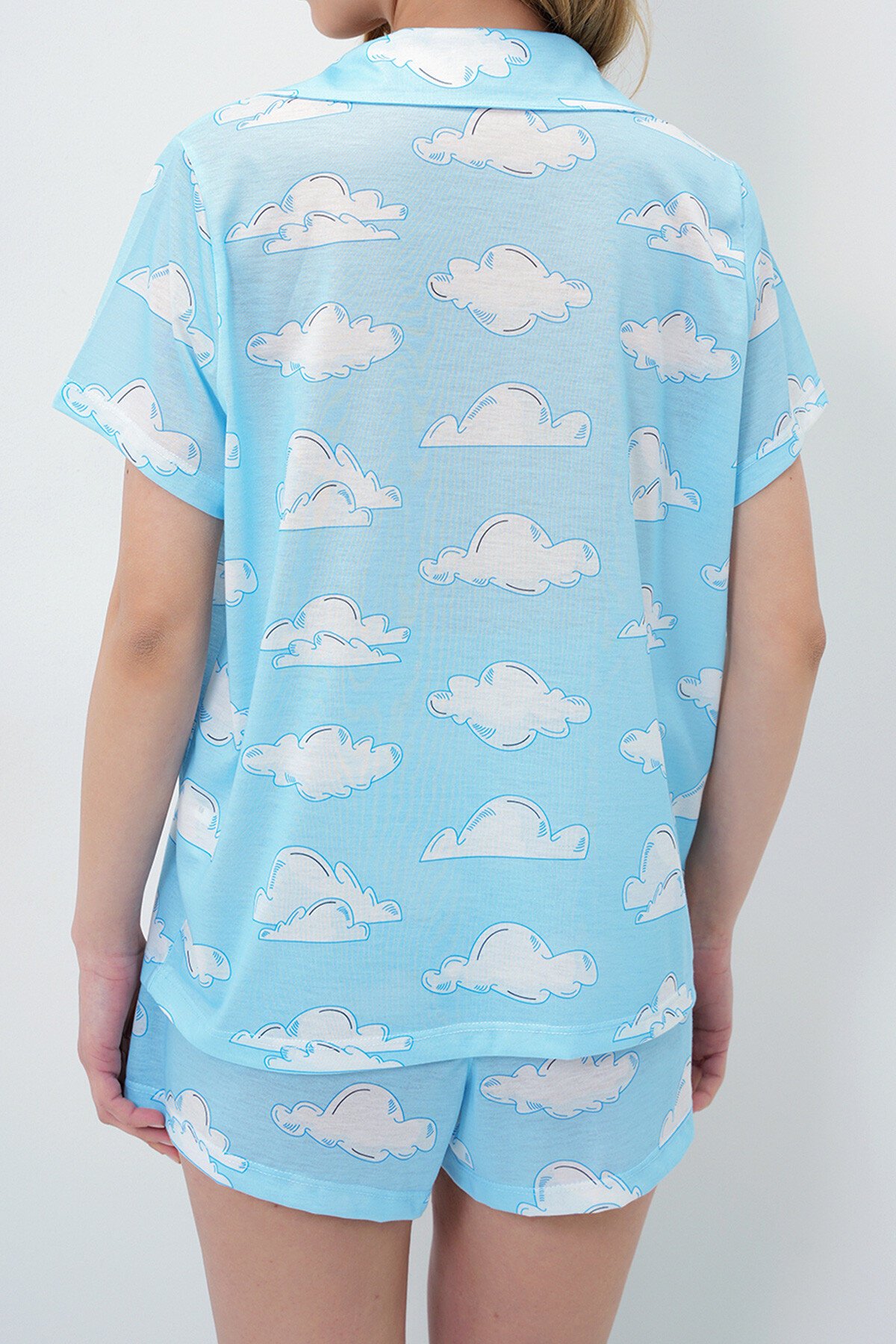 Mavi Bulut Desenli Örme Pamuklu Gömlek Ve Şort Pijama Takımı