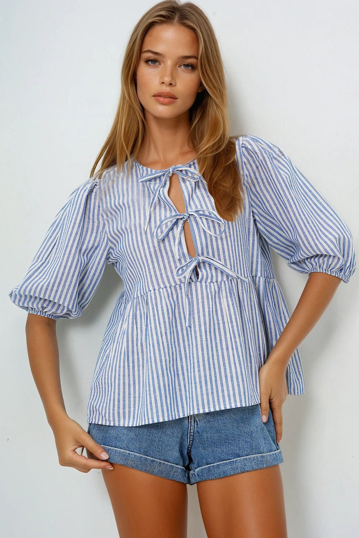 Mavi Çizgili Keten Karışımlı Bağlama Detaylı Bluz