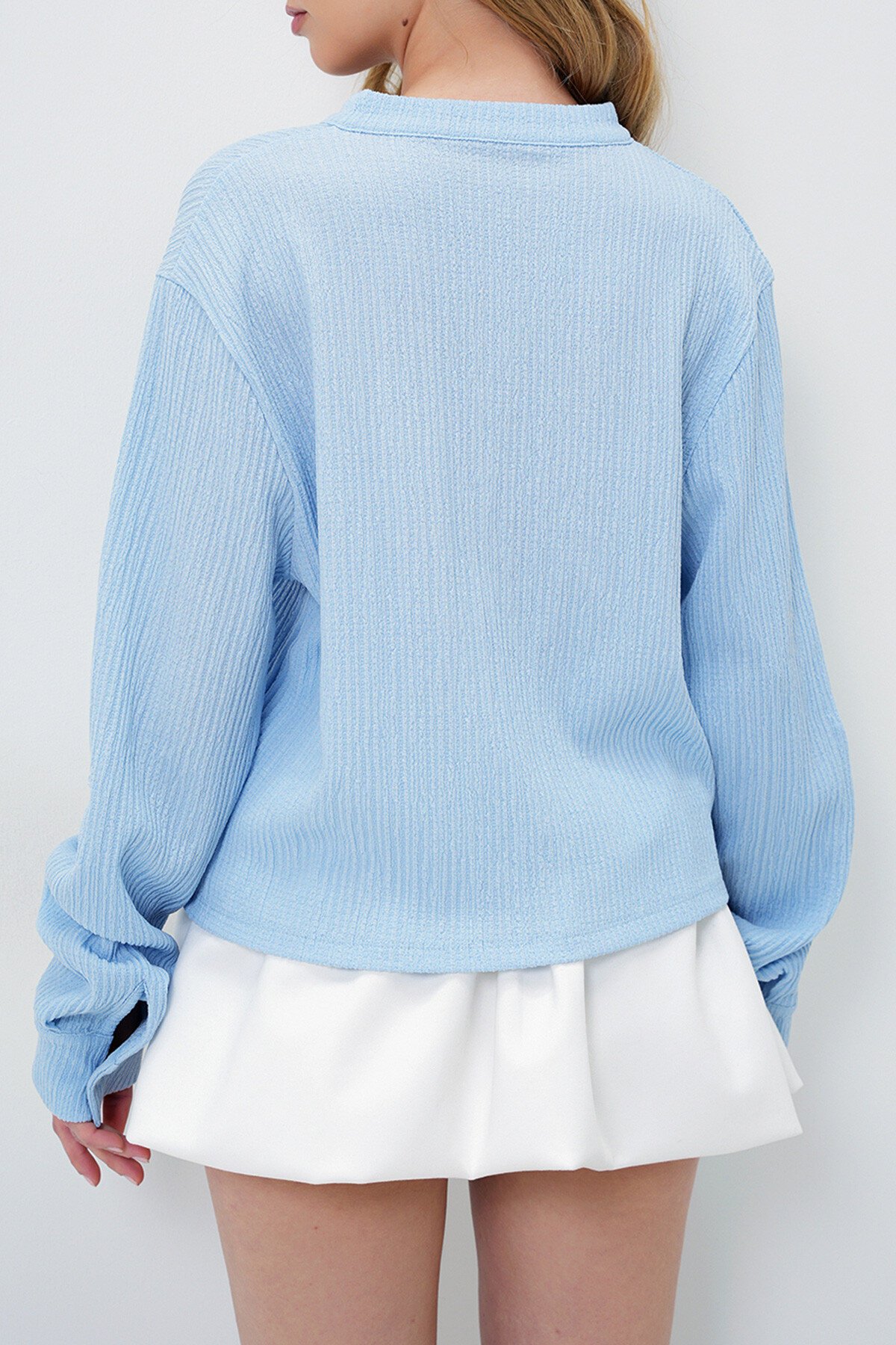 Mavi Geniş Kesim Önü Düğmeli Tek Cepli Crop Bluz