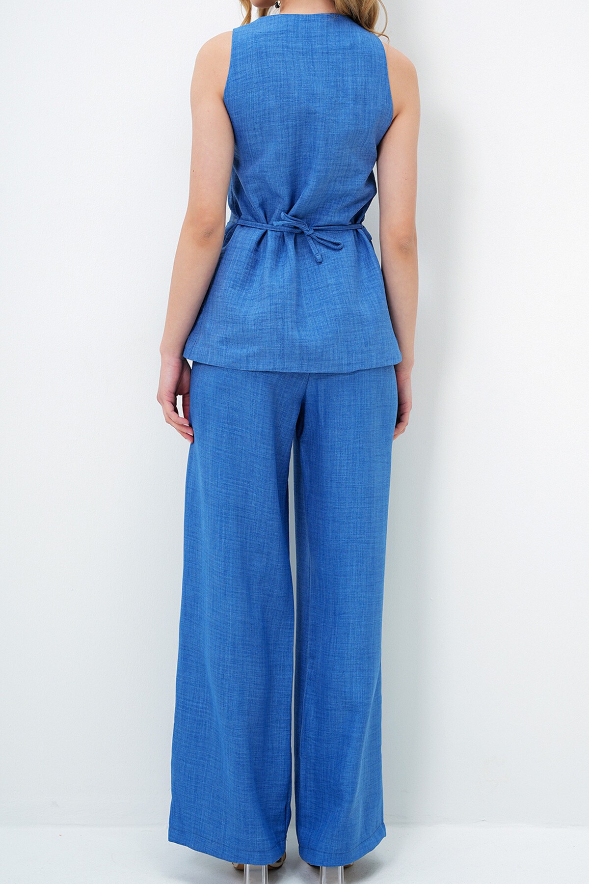 Mavi Kare Yaka İçi Astarlı Dokuma Keten Yelek Ve Çift Cepli Palazzo Pantolon Takım