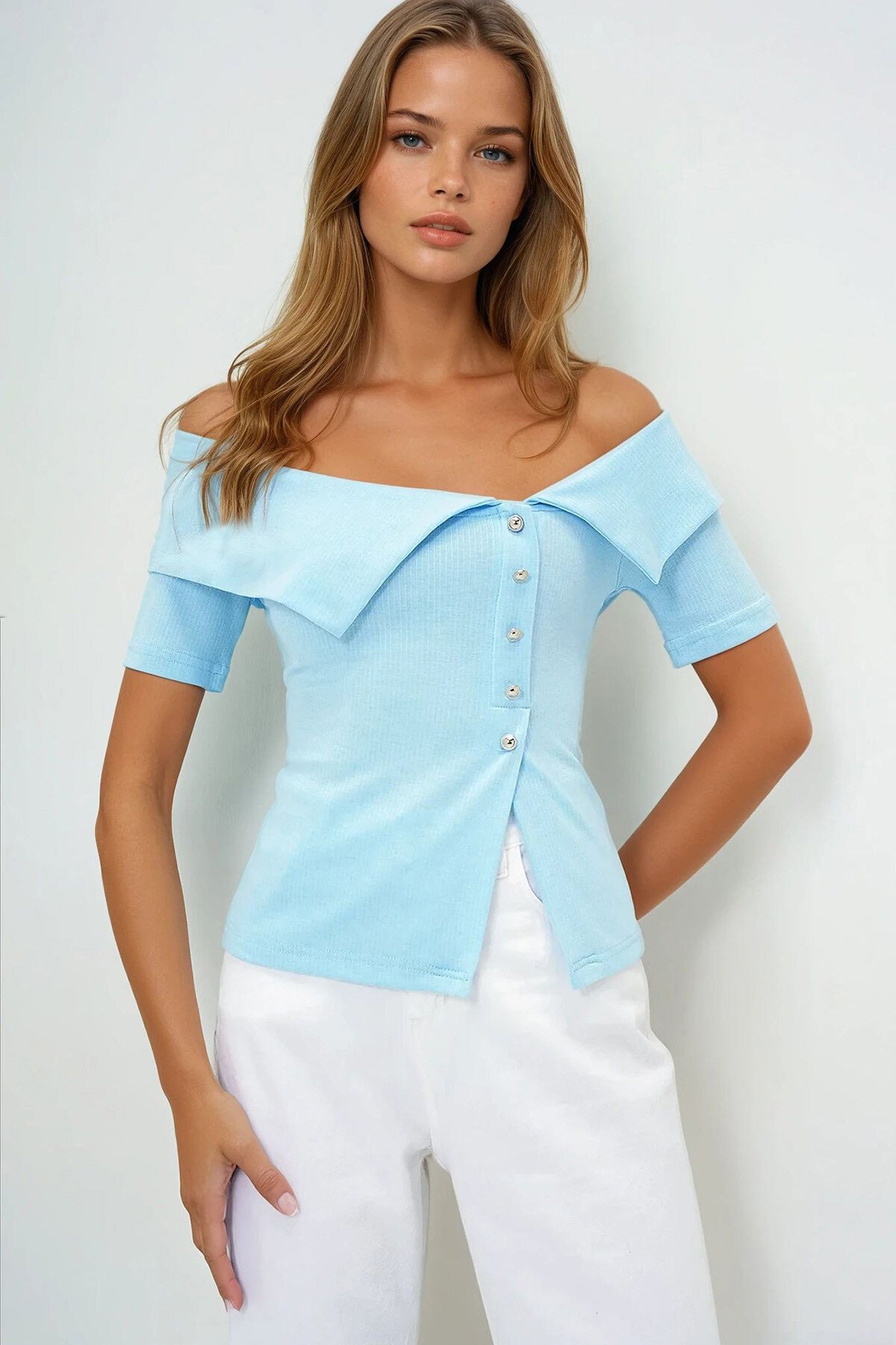 Mavi Madonna Yaka Düğme Detaylı Kısa Kol Bluz