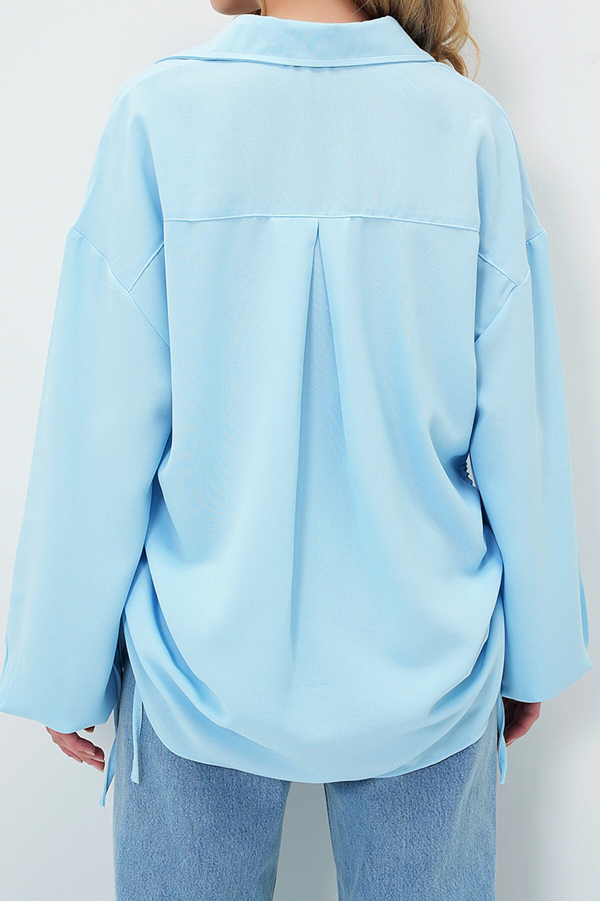Mavi Yanları Bağlama Detaylı Oversize Dokuma Gömlek