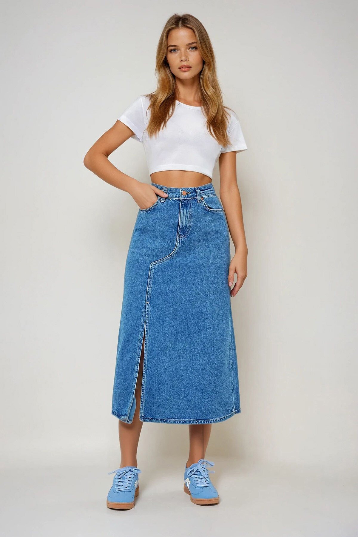 Mavi Yırtmaç Detaylı Midi Boy Jean Etek