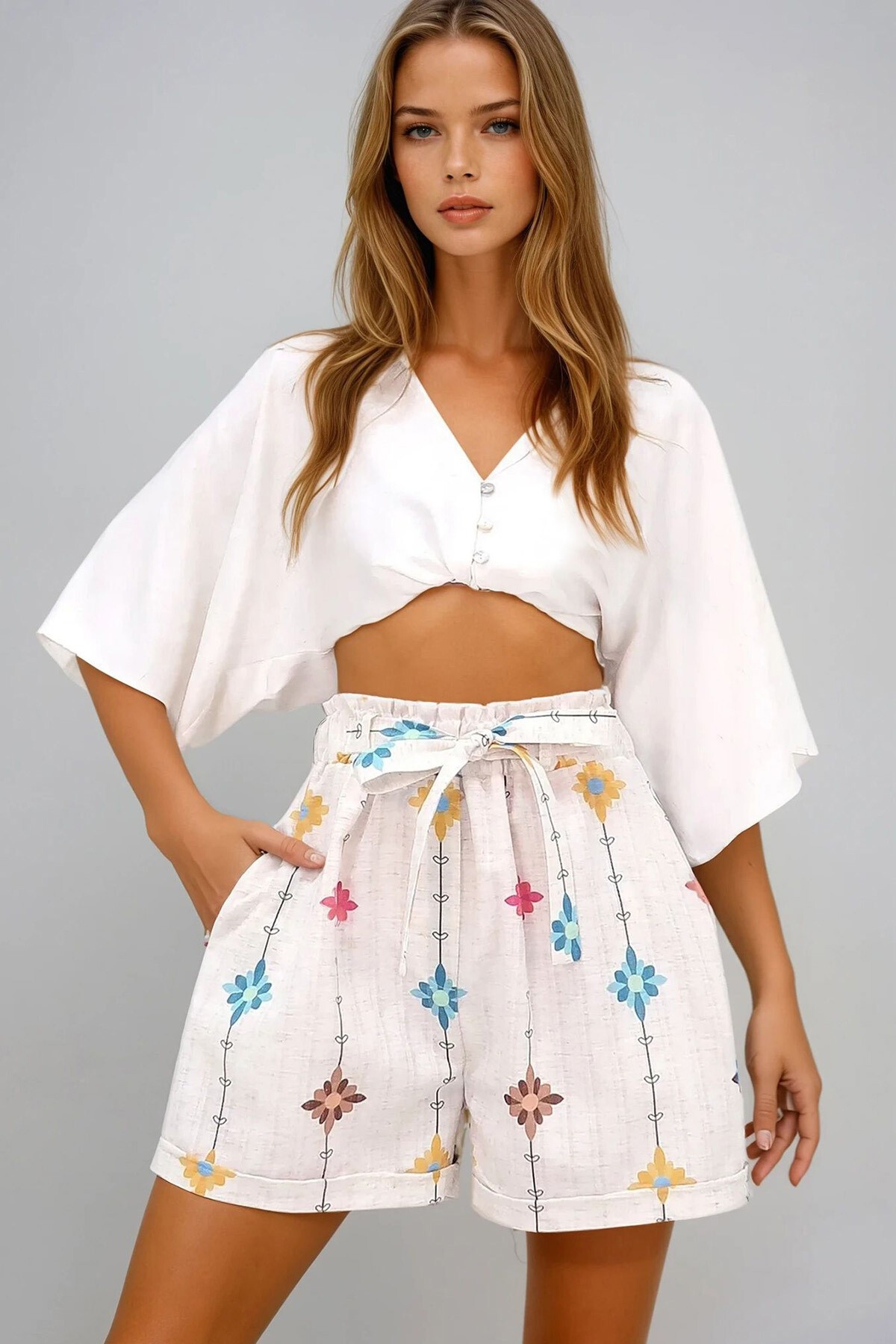 Mavi Yüksek Bel Çift Cepli Çiçek Desenli Duble Paça Keten Şort