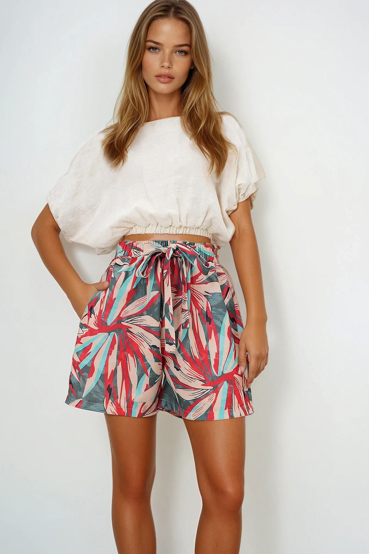 Mercan Çift Cepli Desenli Beli Bağlama Detaylı Şort