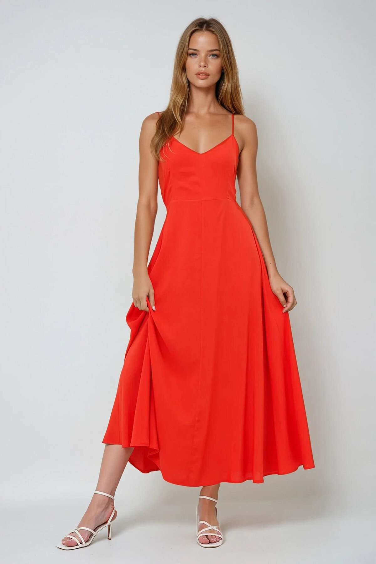 Mercan İp Askılı Sırtı Bağlama Detaylı Maxi Boy Yazlık Elbise