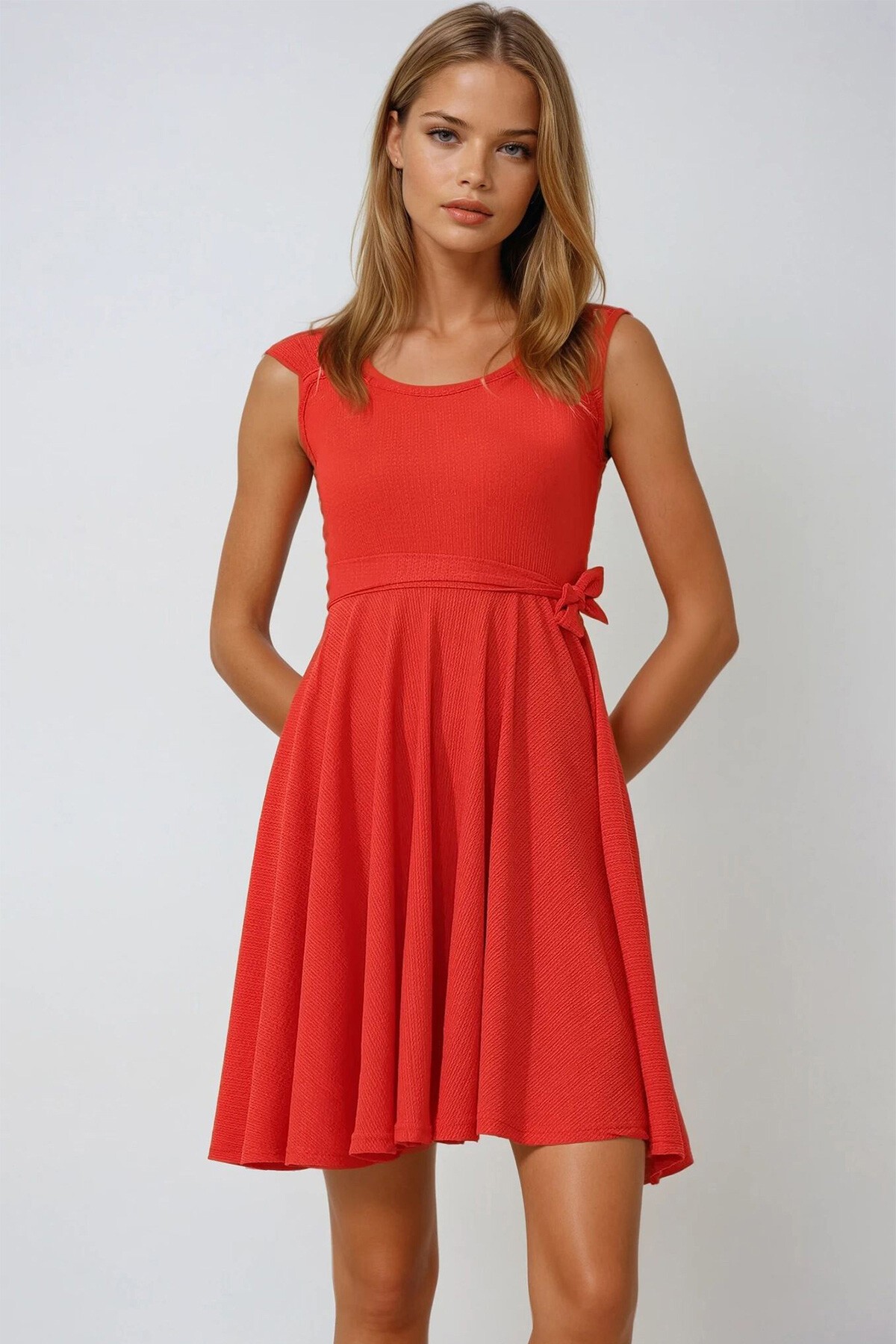 Mercan Kalın Askılı Eteği Volanlı Bağlamalı Kemerli Elbise