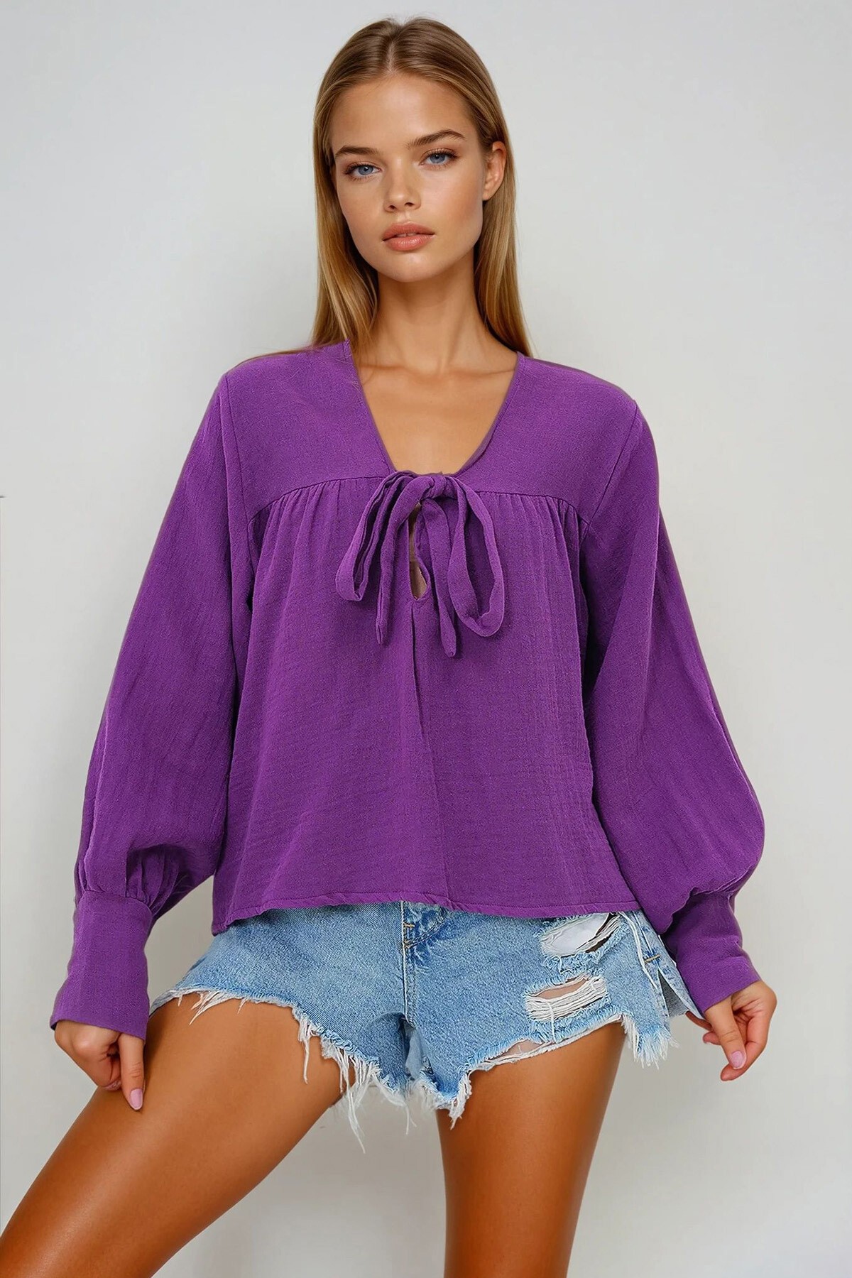 Mor V Yaka Göğüsten Bağlamalı Büzgülü Yazlık Dokuma Bluz