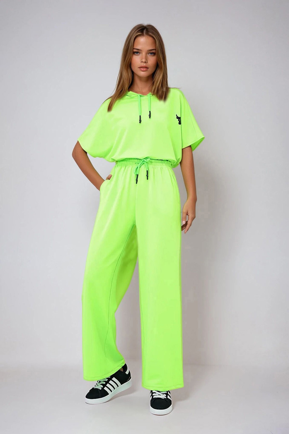 Neon Yeşil Kapüşonlu Oversize Crop Ve Çift Cepli Pantolon Takım