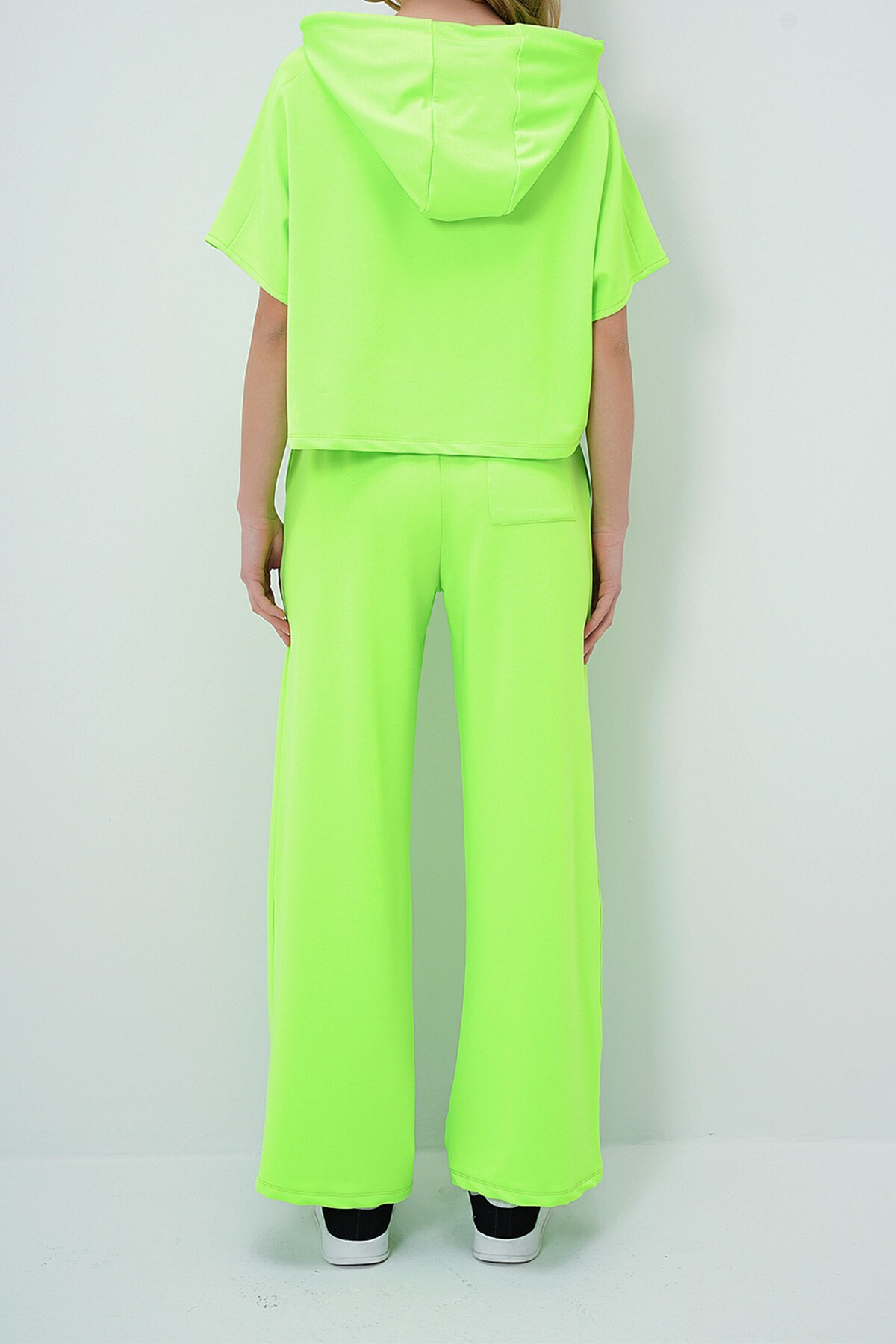 Neon Yeşil Kapüşonlu Oversize Crop Ve Çift Cepli Pantolon Takım