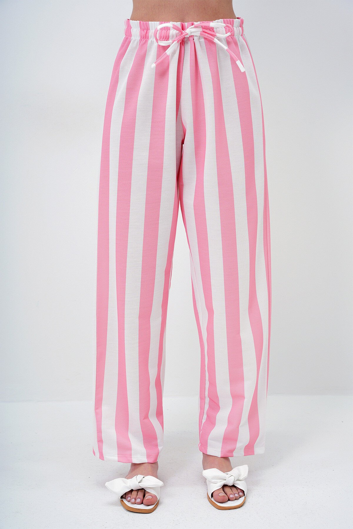 Pembe Beyaz Yazı Baskılı Basic T Shirt Ve Çizgili Pantolonlu Örme Pijama Takımı