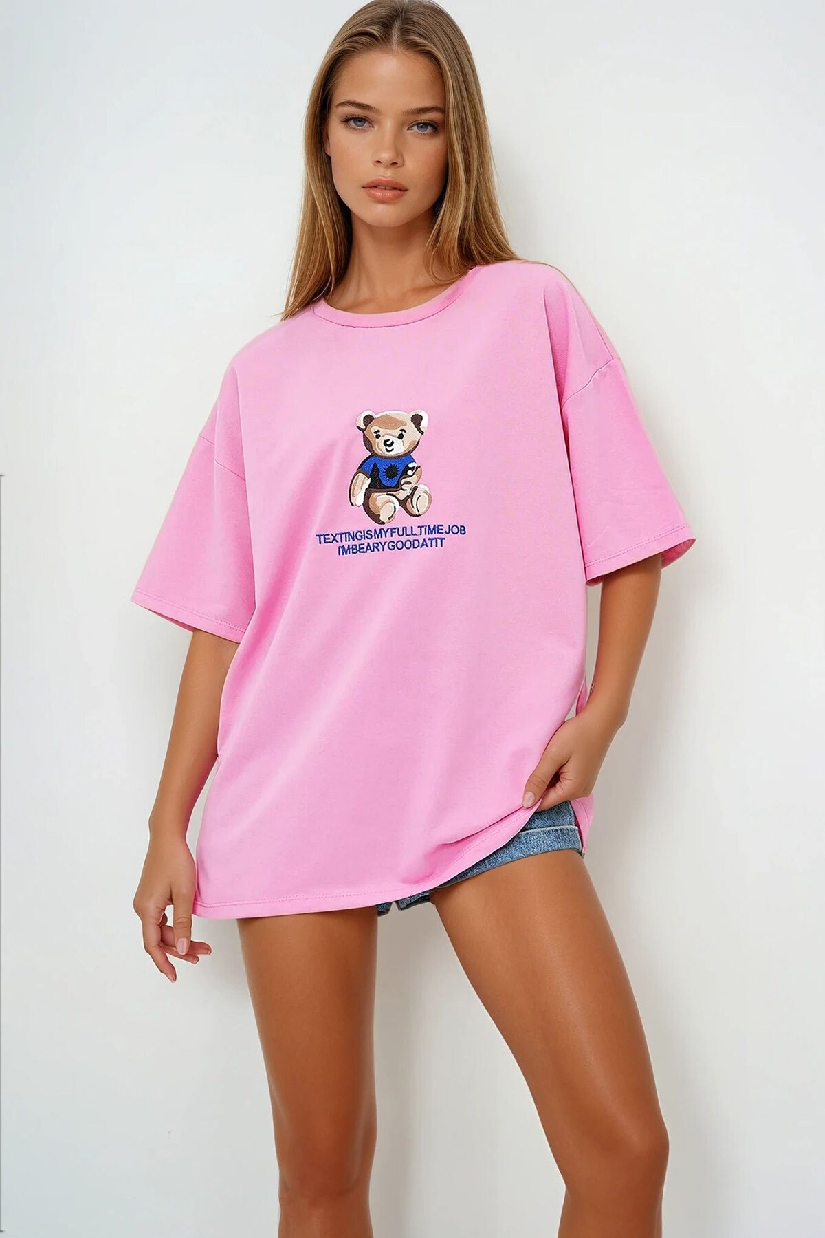 Pembe Bisiklet Yaka Ayıcık Nakışlı İki İplik T Shırt