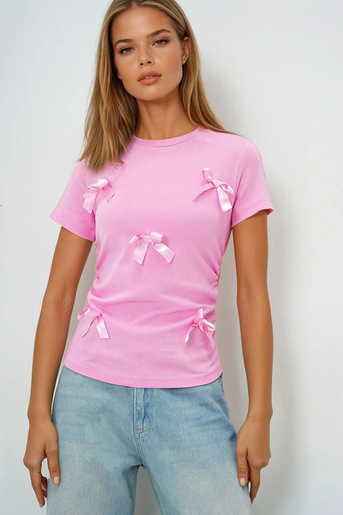 Pembe Bisiklet Yaka Fiyonk İşlemeli Drapeli Bluz