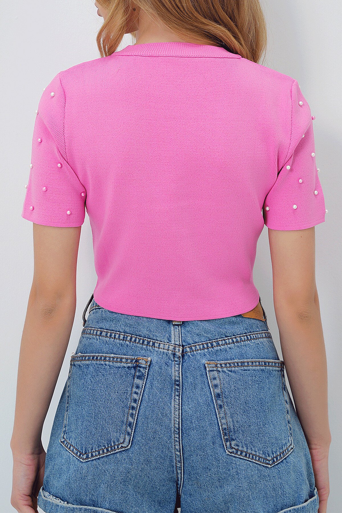 Pembe Bisiklet Yaka İnci Çakımlı  Triko Crop Bluz