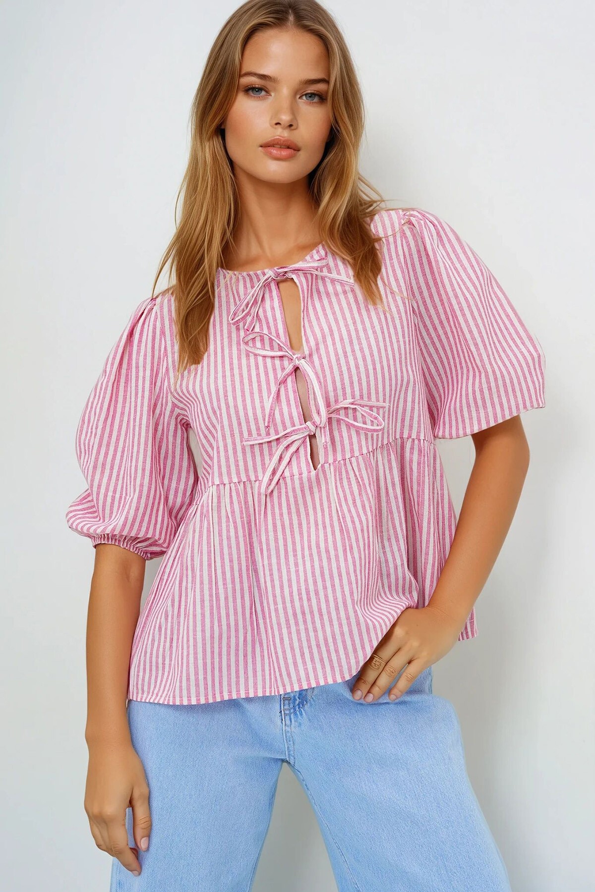 Pembe Çizgili Keten Karışımlı Bağlama Detaylı Bluz