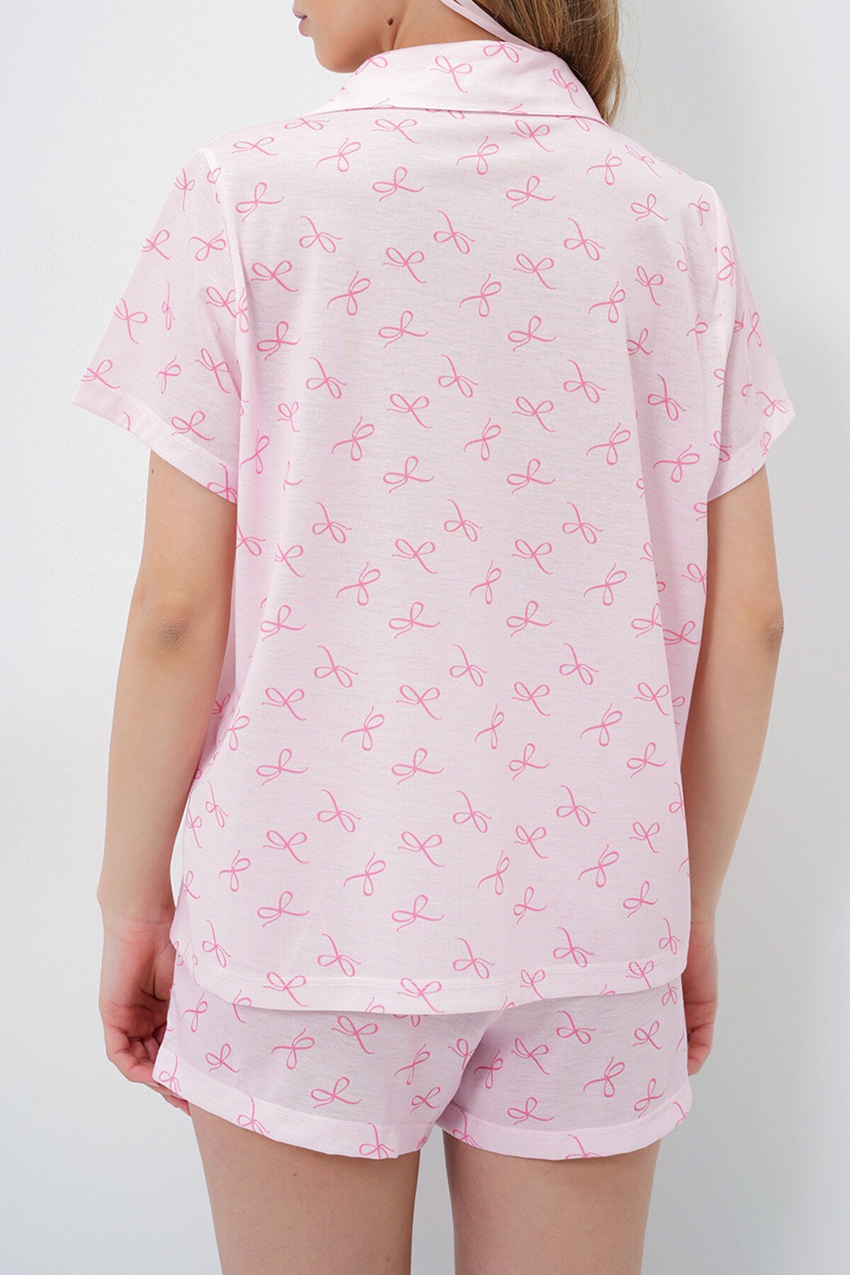 Pembe Fiyonk Desenli Örme Pamuklu Gömlek Ve Şort Pijama Takımı