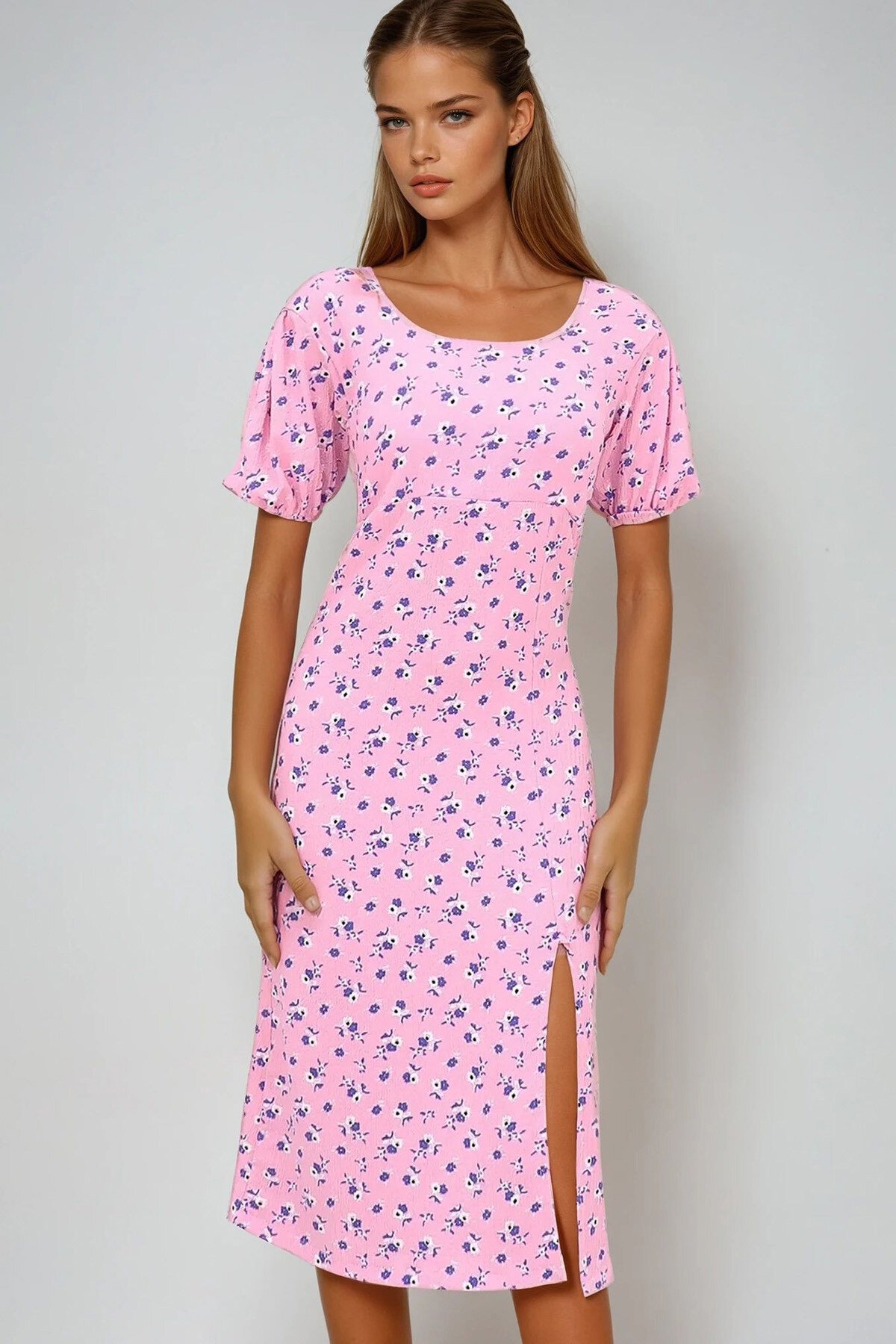 Pembe Kare Yaka Sırtı Bağcıklı Yırtmaçlı Desenli Elbise