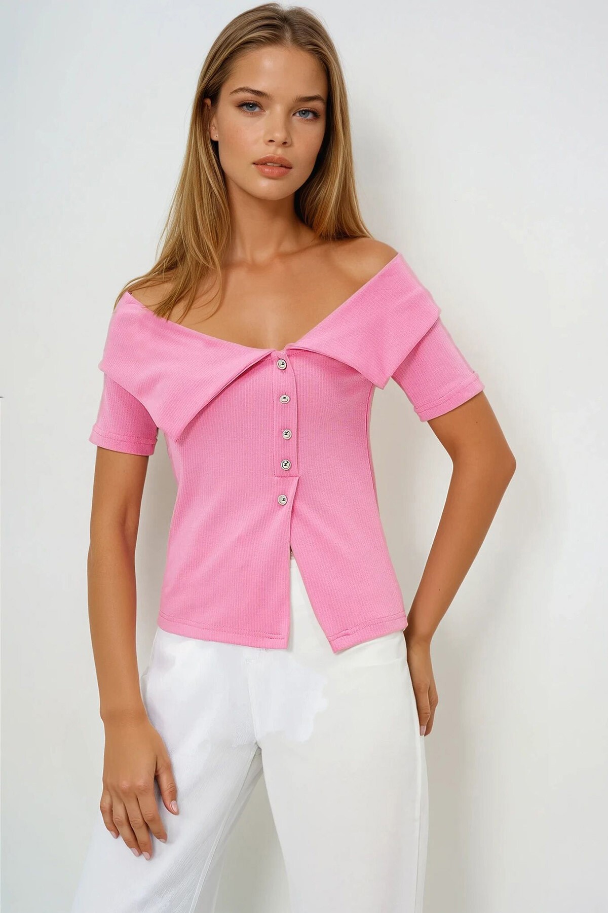 Pembe Madonna Yaka Düğme Detaylı Kısa Kol Bluz