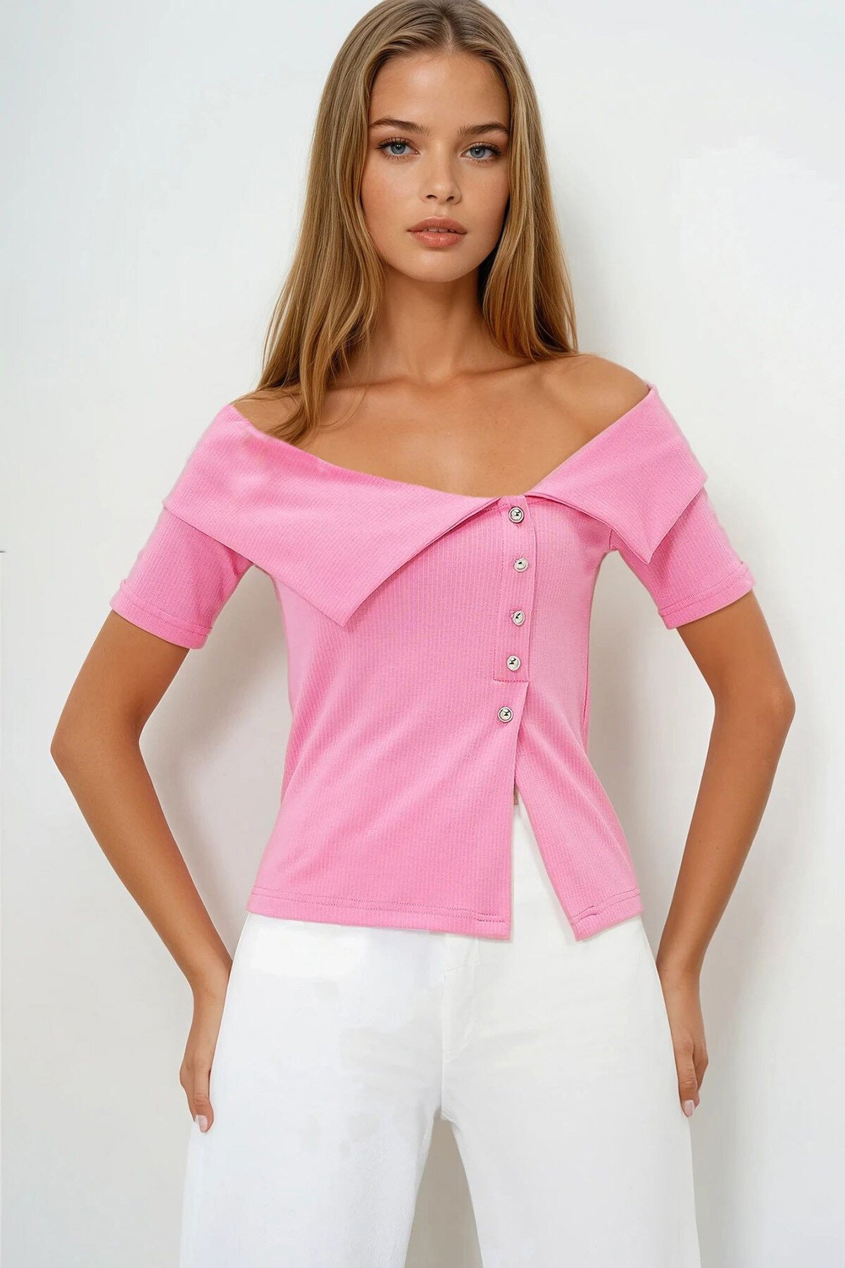 Pembe Madonna Yaka Düğme Detaylı Kısa Kol Bluz