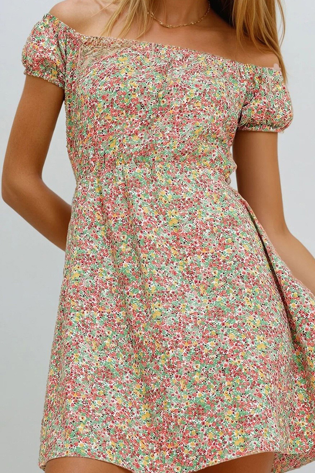 Pembe Madonna Yaka Karpuz Kollu Desenli Krinkıl Örme Elbise