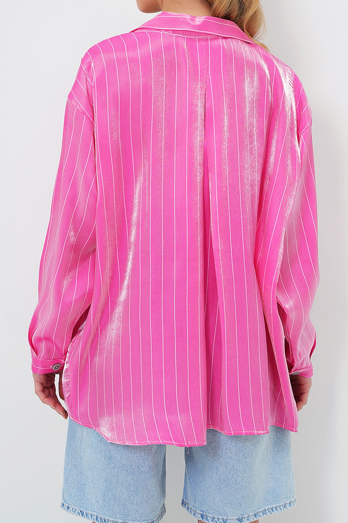 Pembe Tek Cepli Oversize Saten Gömlek