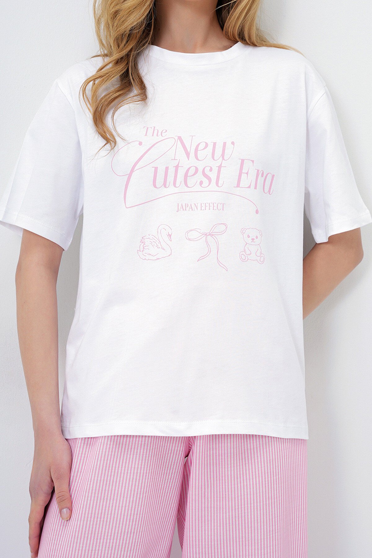 Pembe Yazı Baskılı Basic T Shirt Ve Çizgili Pantolonlu Örme Pijama Takımı