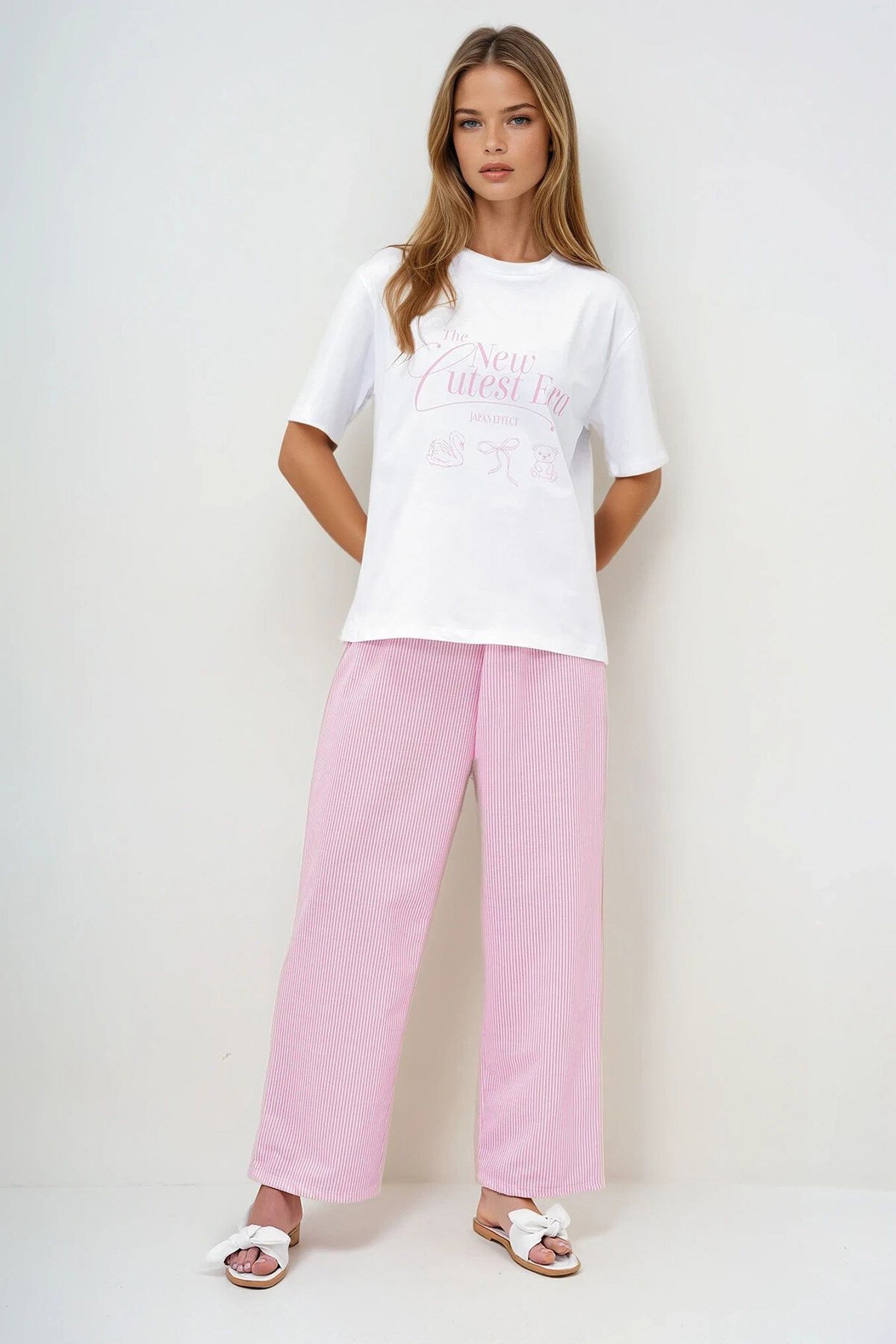 Pembe Yazı Baskılı Basic T Shirt Ve Çizgili Pantolonlu Örme Pijama Takımı