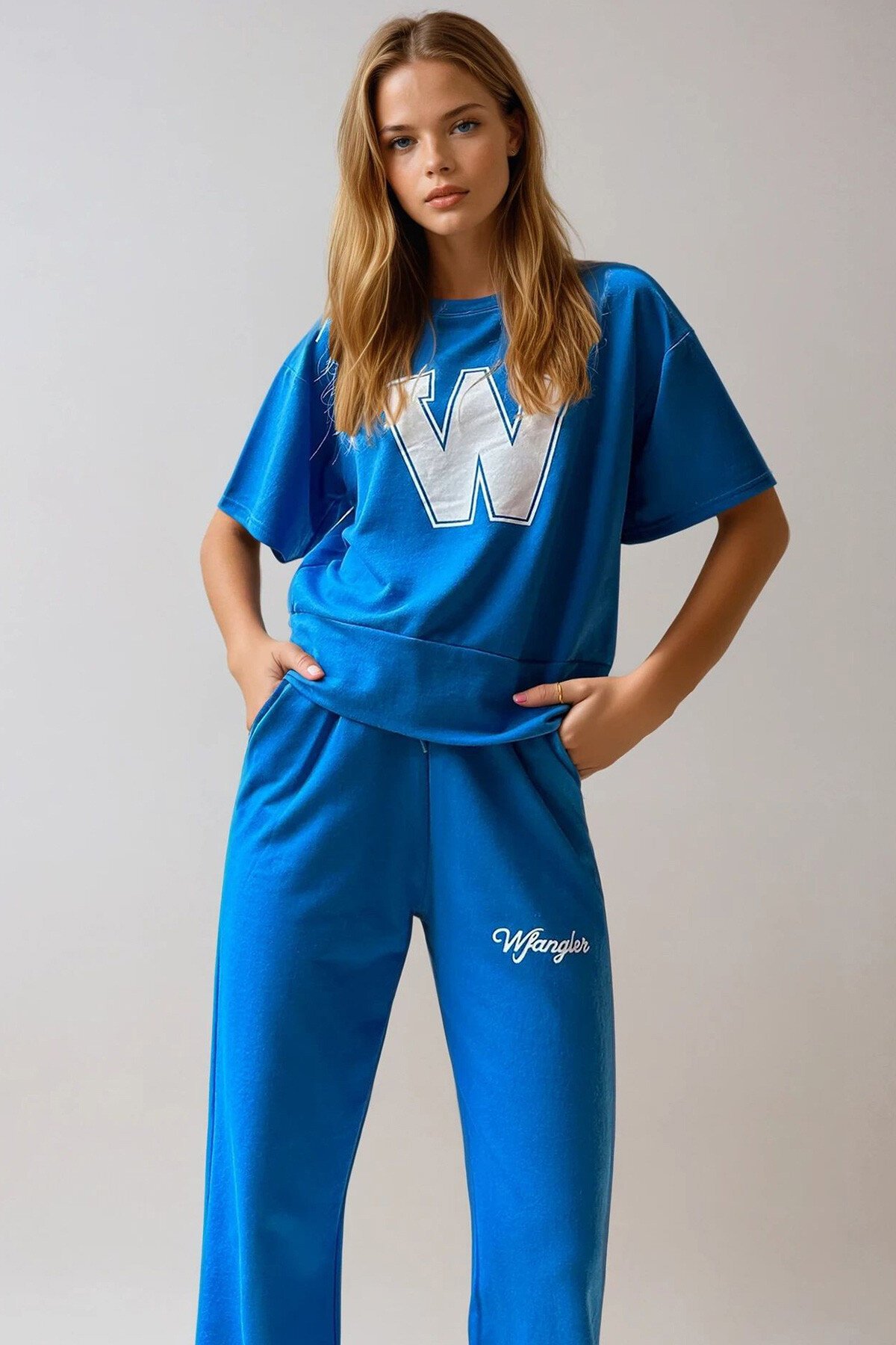 Saks Baskılı T Shirt Ve Yüksek Bel Jogging Takım